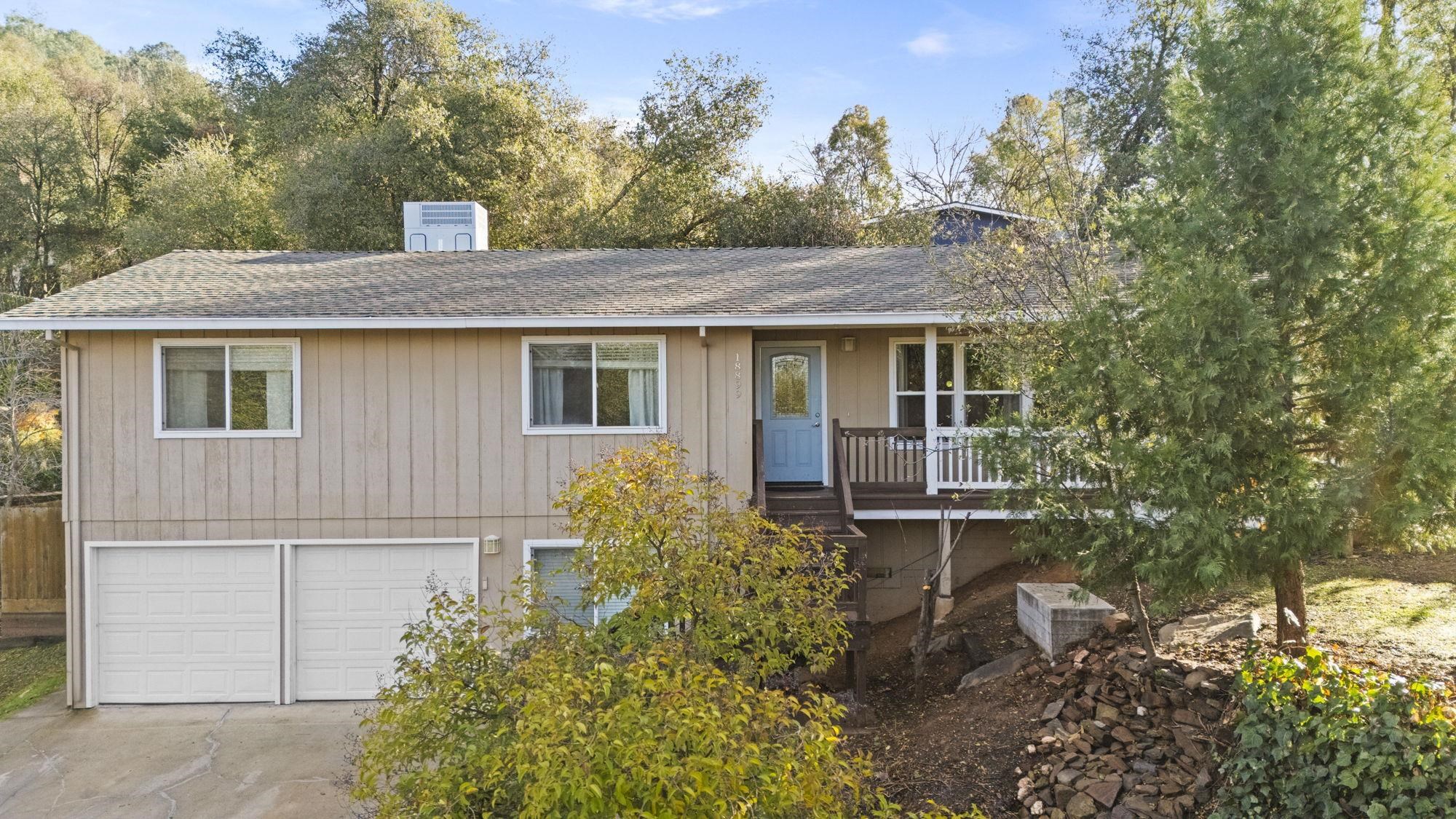 Detail Gallery Image 1 of 1 For 18899 North Drive, Jamestown,  CA 95327-9611 - 4 Beds | 3 Baths