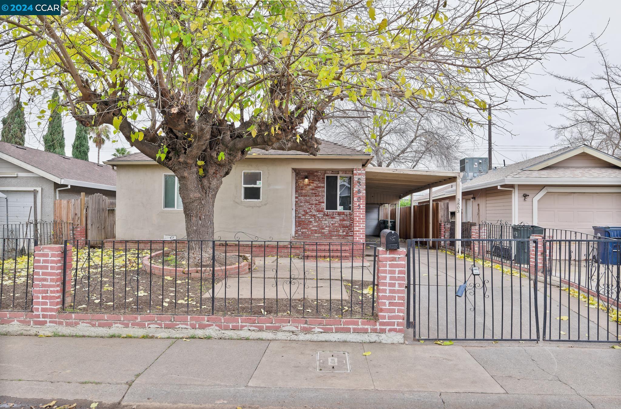 Detail Gallery Image 1 of 1 For 3803 22nd Ave, Sacramento,  CA 95820 - 3 Beds | 1/1 Baths