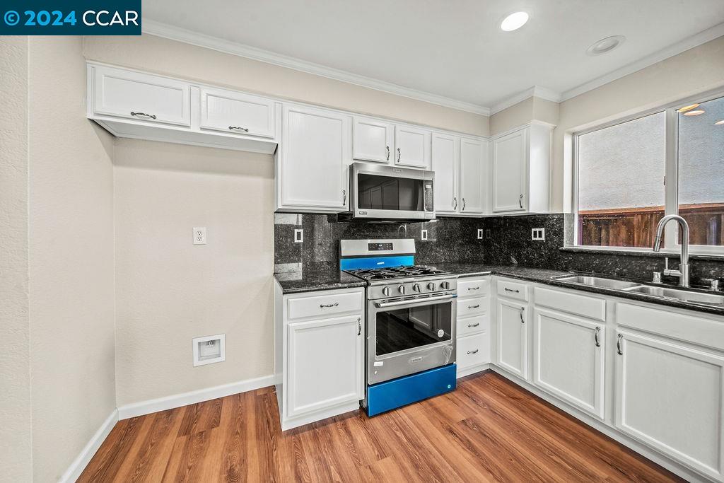 Detail Gallery Image 10 of 37 For 4592 Imperial Way, Antioch,  CA 94531 - 5 Beds | 2/1 Baths