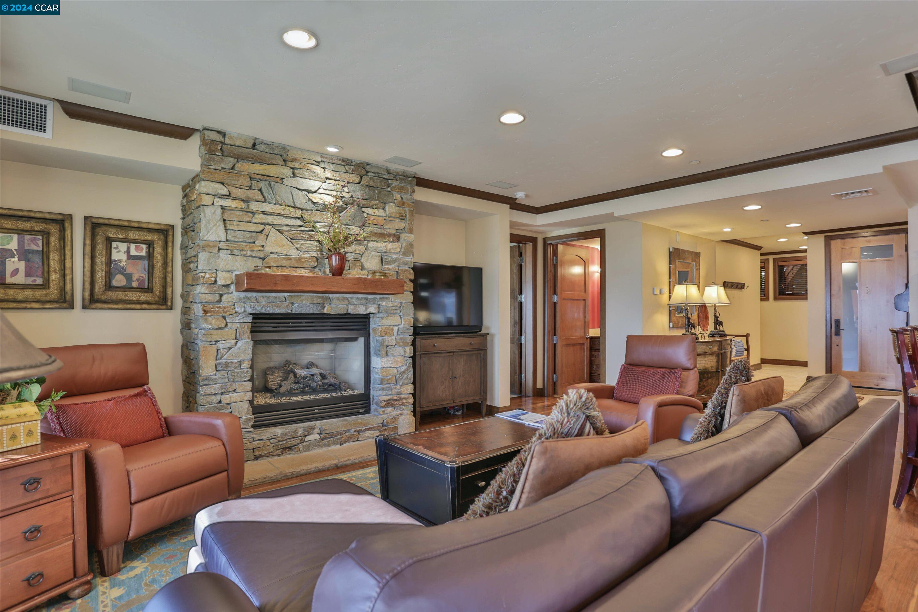 Detail Gallery Image 5 of 34 For 6750 North Lake Blvd 19f,  Tahoe Vista,  CA 96148 - 3 Beds | 3/1 Baths