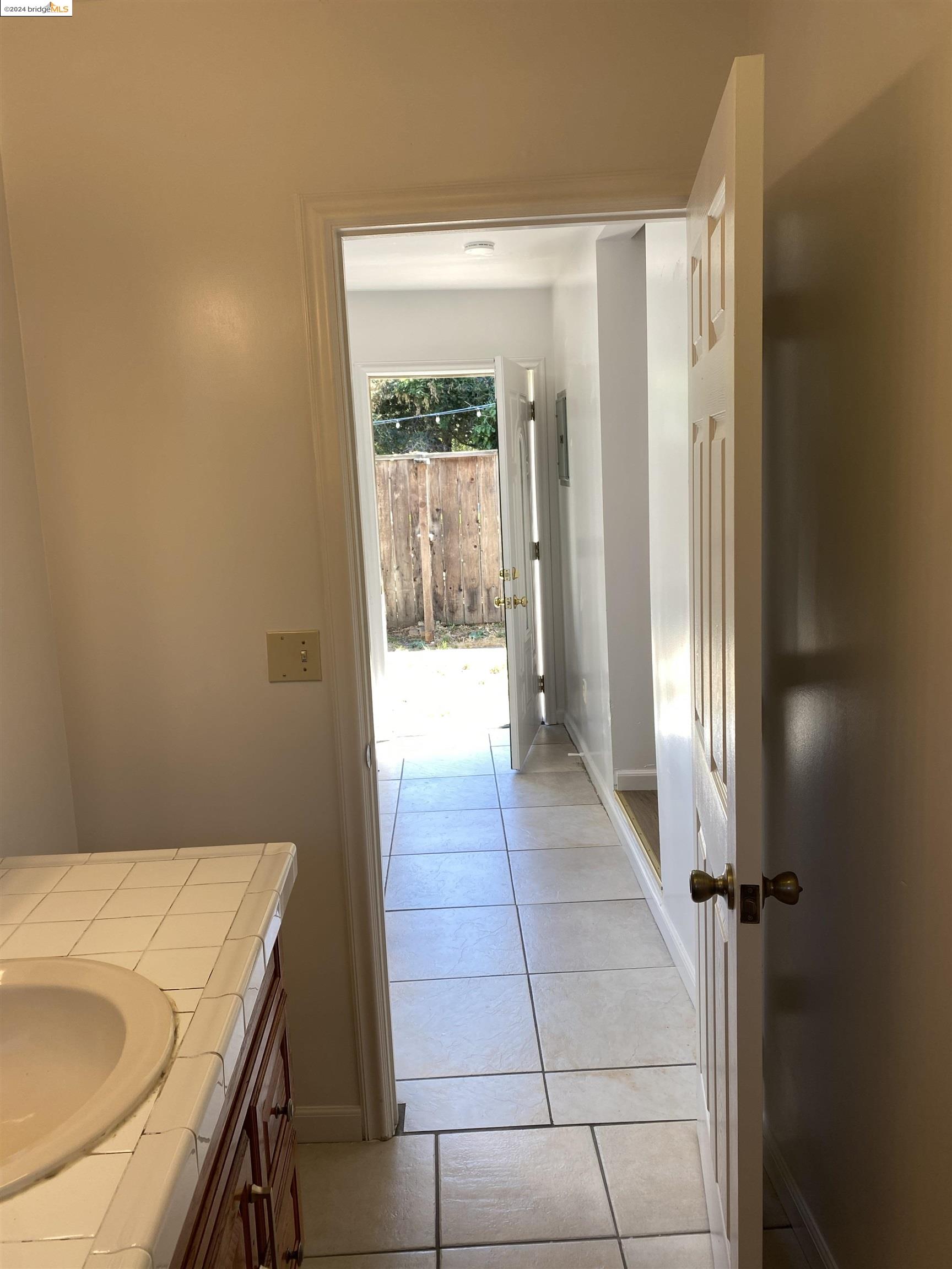 5136 Clarke St Apt A, California, 3 Bedrooms Bedrooms, 6 Rooms Rooms,1 BathroomBathrooms,Residential Lease,For Rent,5136 Clarke St Apt A,41081132