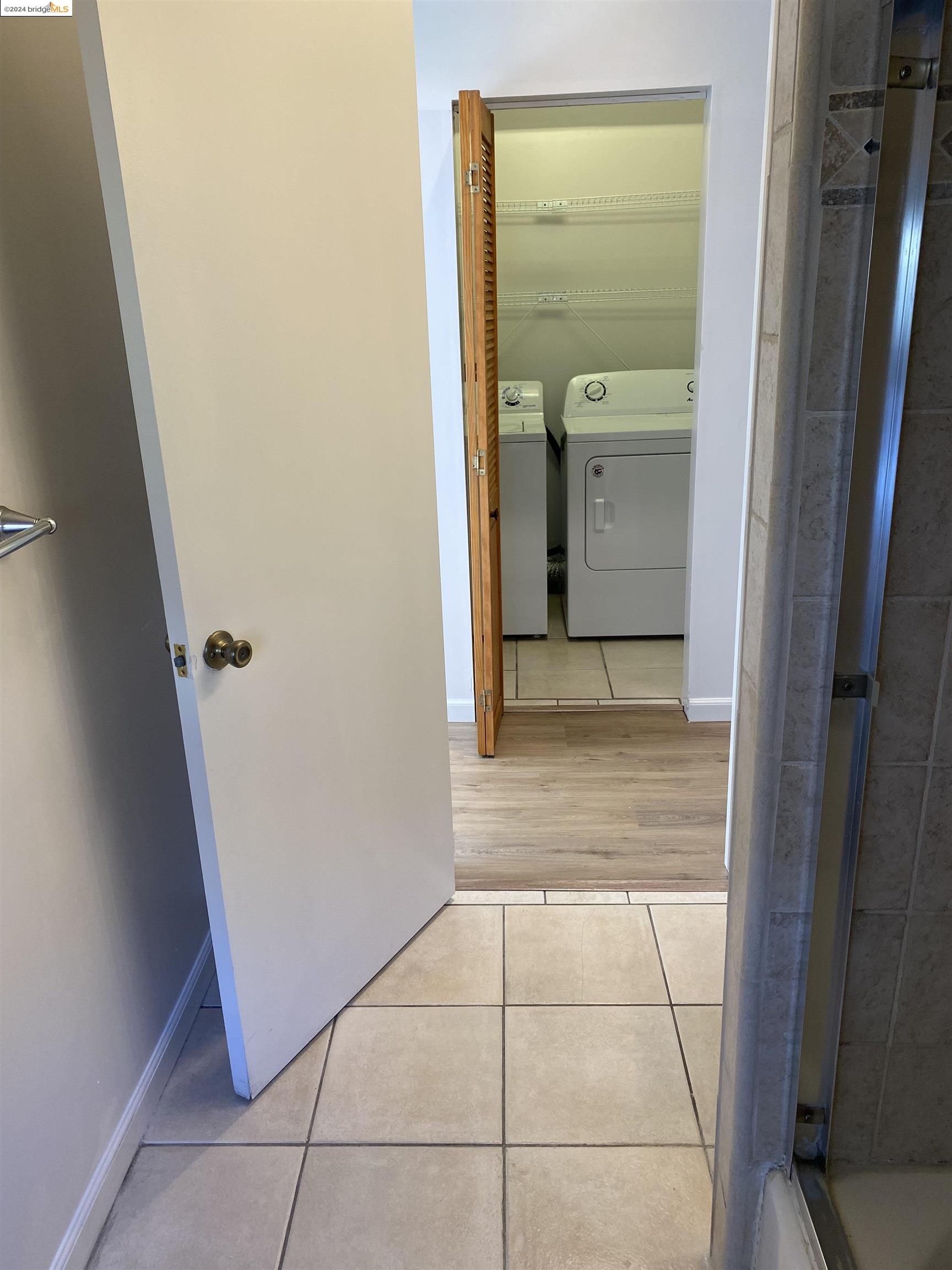 5136 Clarke St Apt A, California, 3 Bedrooms Bedrooms, 6 Rooms Rooms,1 BathroomBathrooms,Residential Lease,For Rent,5136 Clarke St Apt A,41081132