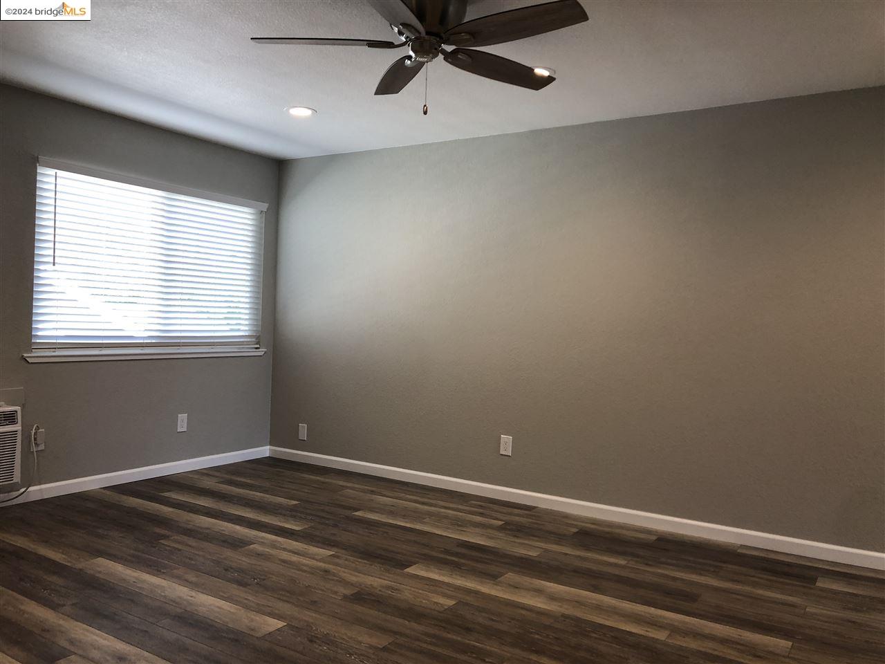 Detail Gallery Image 3 of 18 For 1021 W 8th St #2,  Antioch,  CA 94509-1573 - 2 Beds | 1 Baths