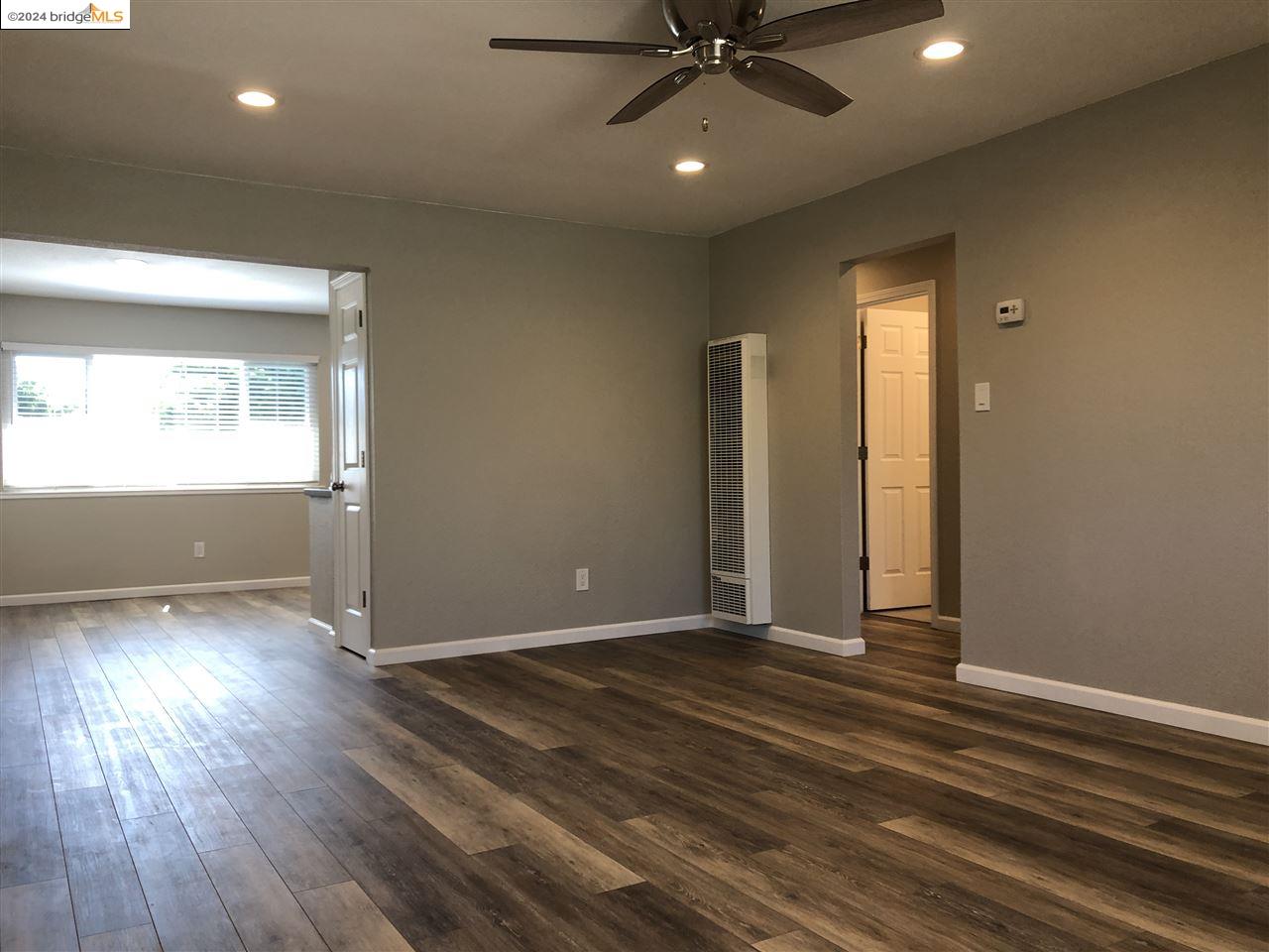 Detail Gallery Image 4 of 18 For 1021 W 8th St #2,  Antioch,  CA 94509-1573 - 2 Beds | 1 Baths