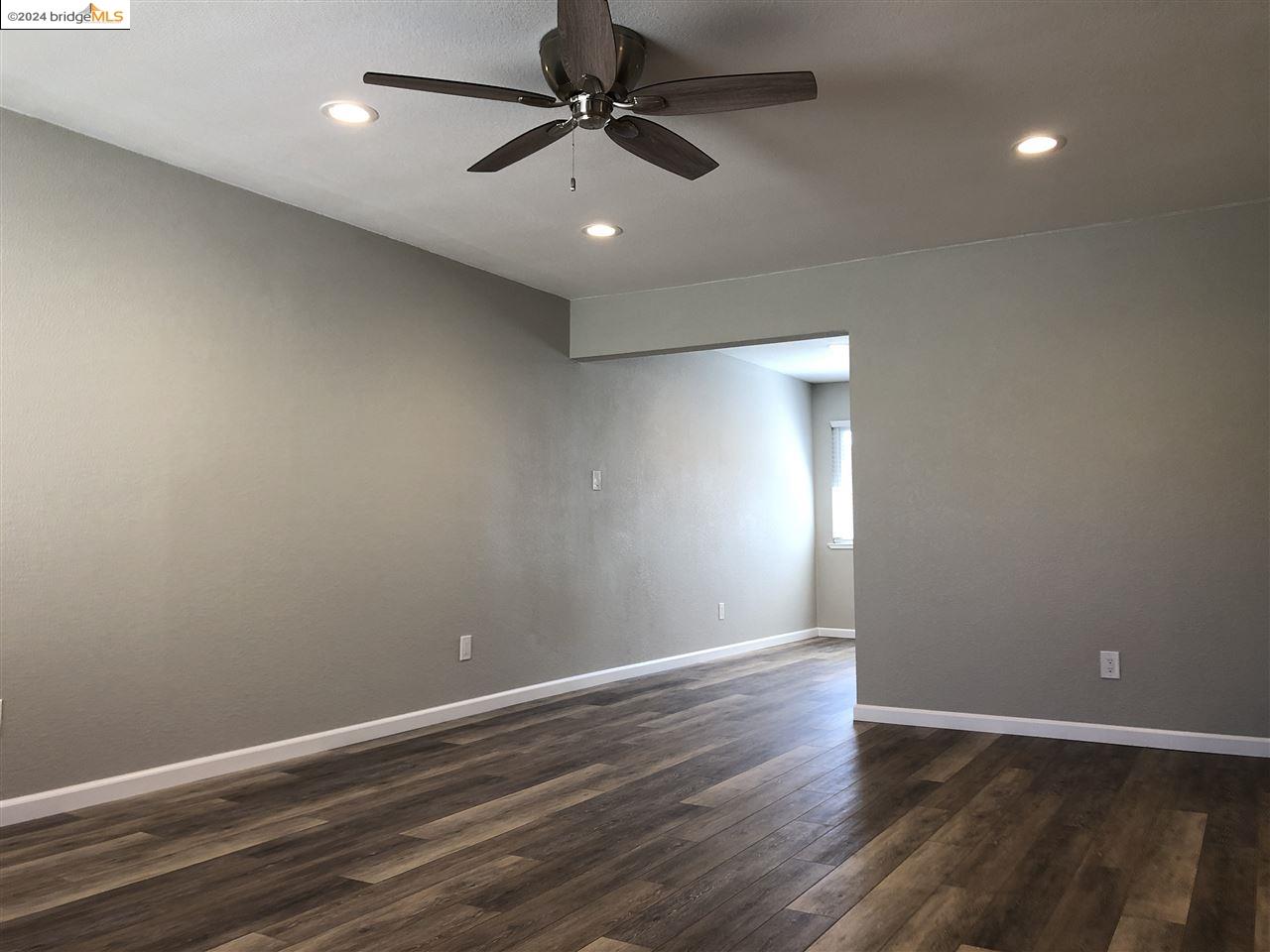 Detail Gallery Image 5 of 18 For 1021 W 8th St #2,  Antioch,  CA 94509-1573 - 2 Beds | 1 Baths