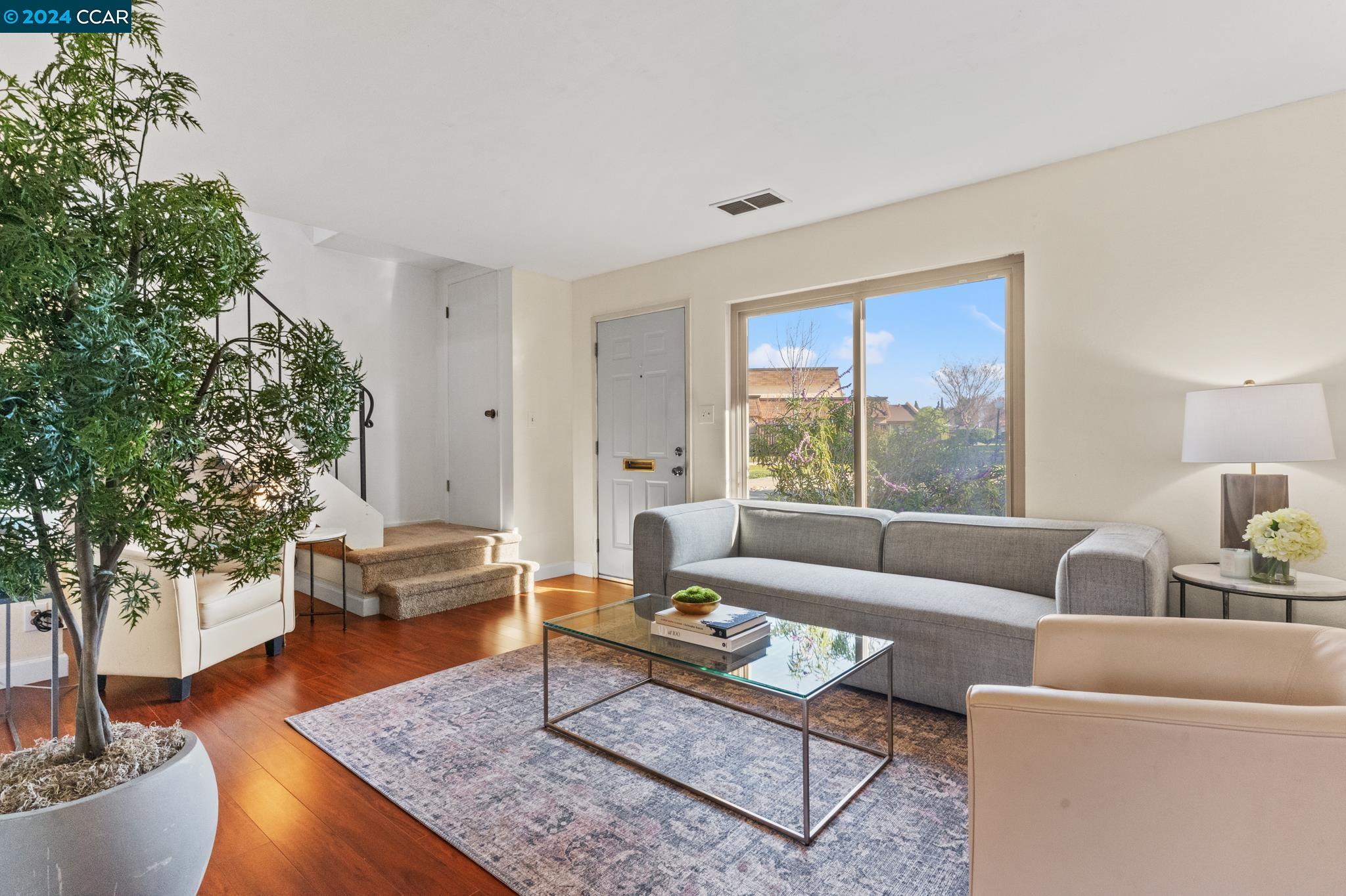 Photo #5: 41081159 Listing 