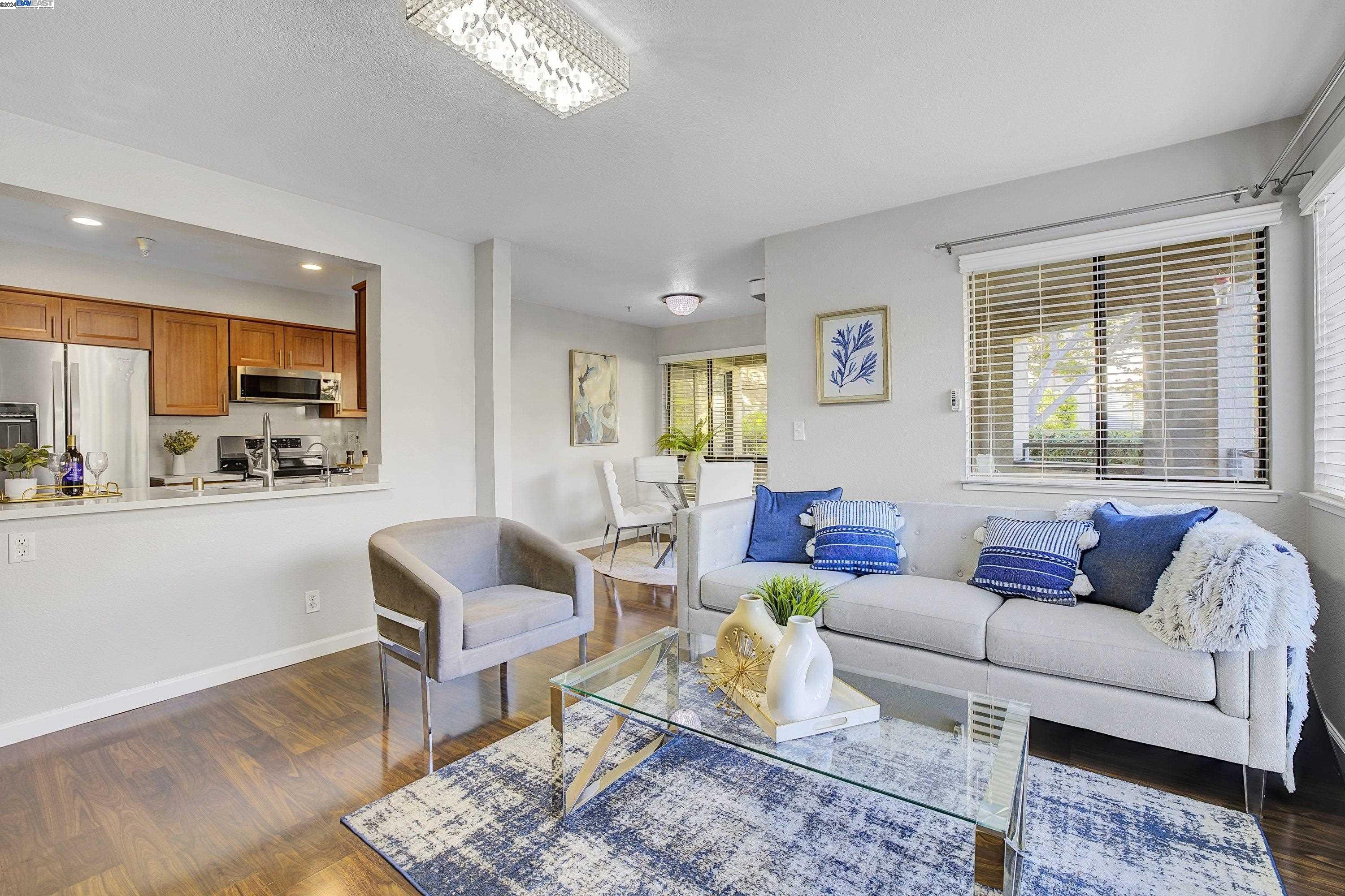 More Details about MLS # 41081188 : 39206 GUARDINO DR # 102