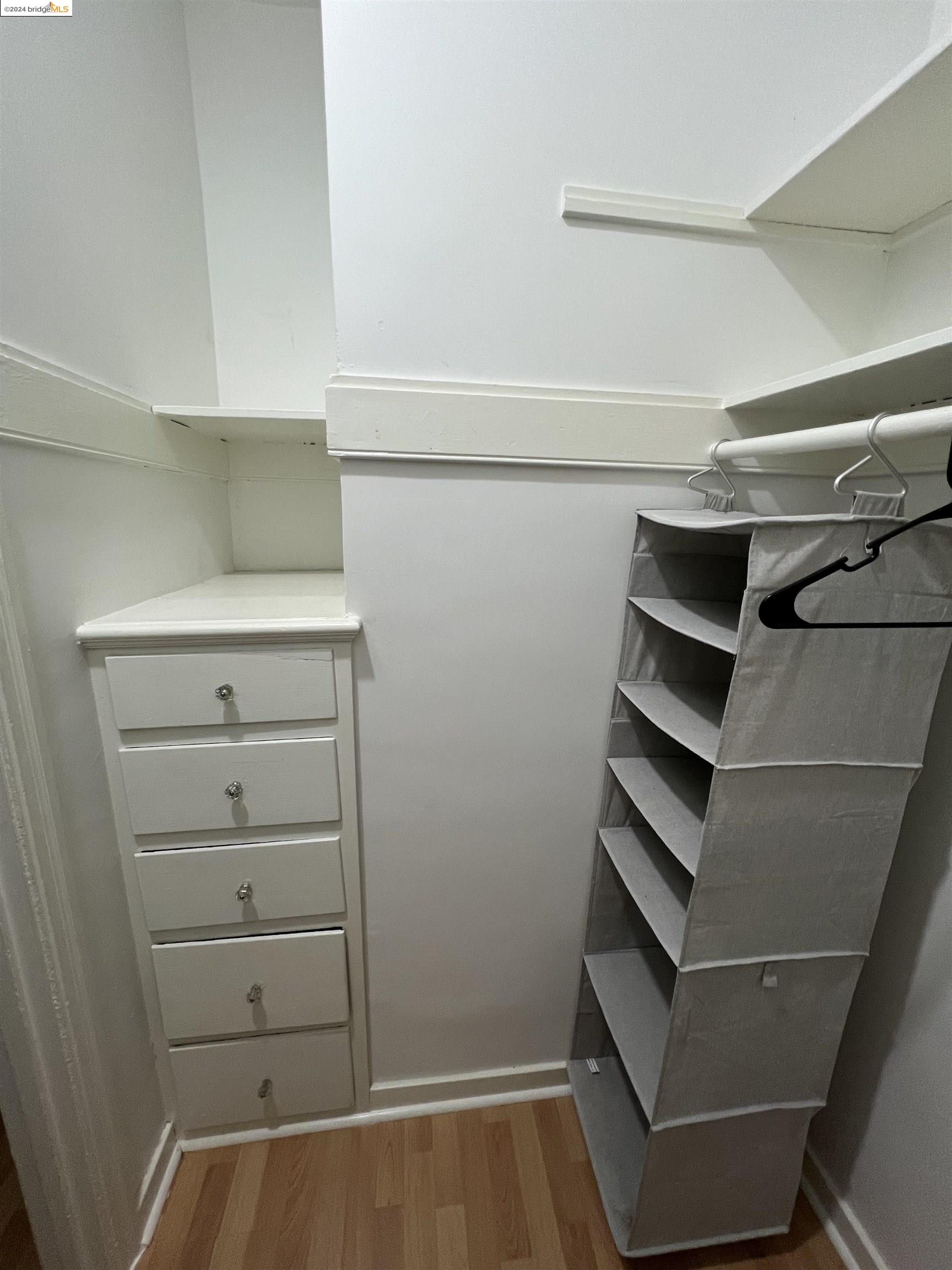 Detail Gallery Image 6 of 6 For 1846 Spruce St #4,  Berkeley,  CA 94709-1859 - 0 Beds | 1 Baths
