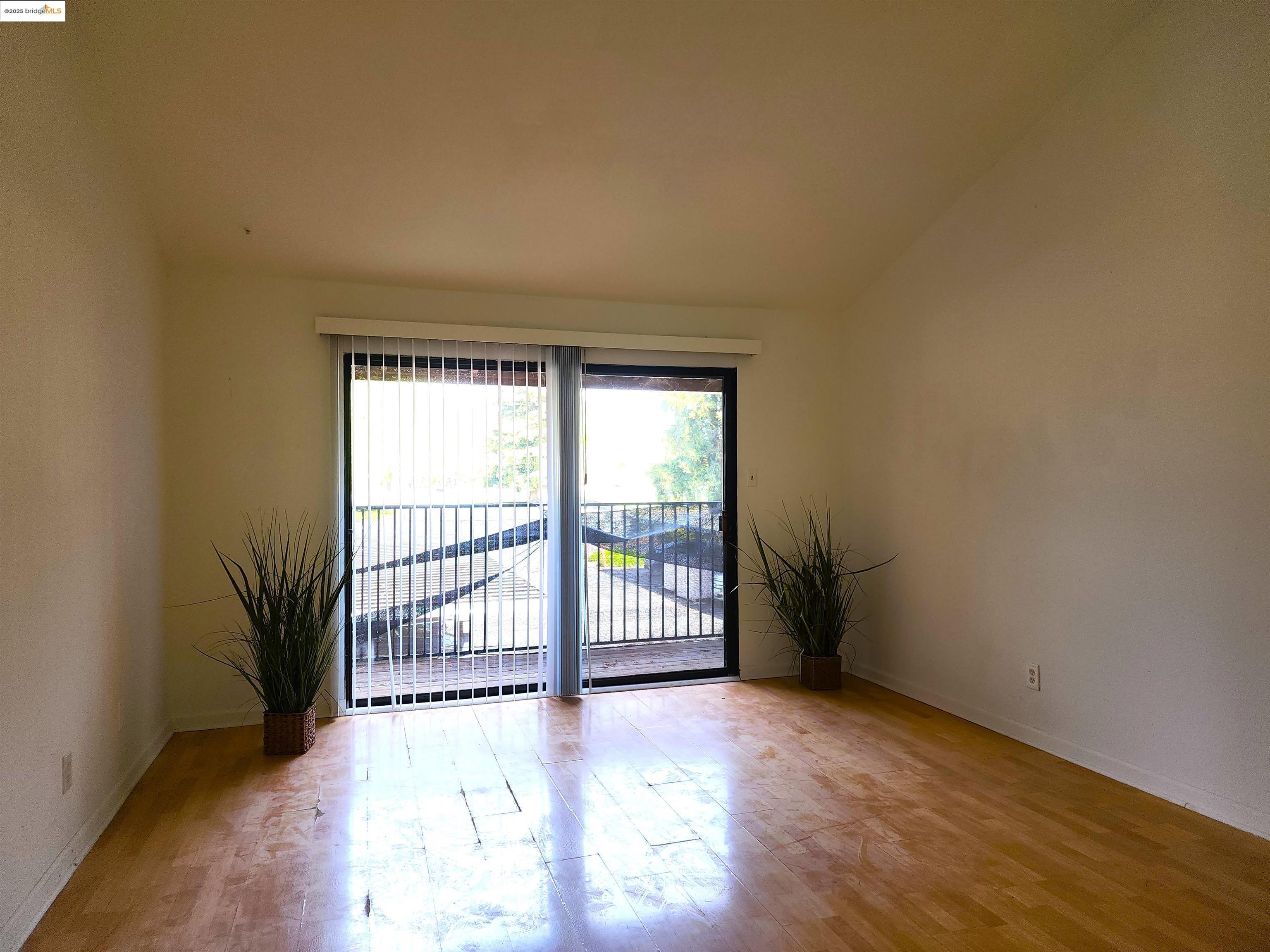 Detail Gallery Image 3 of 6 For 3702 W Benjamin Holt Dr #24,  Stockton,  CA 95219 - 1 Beds | 1 Baths