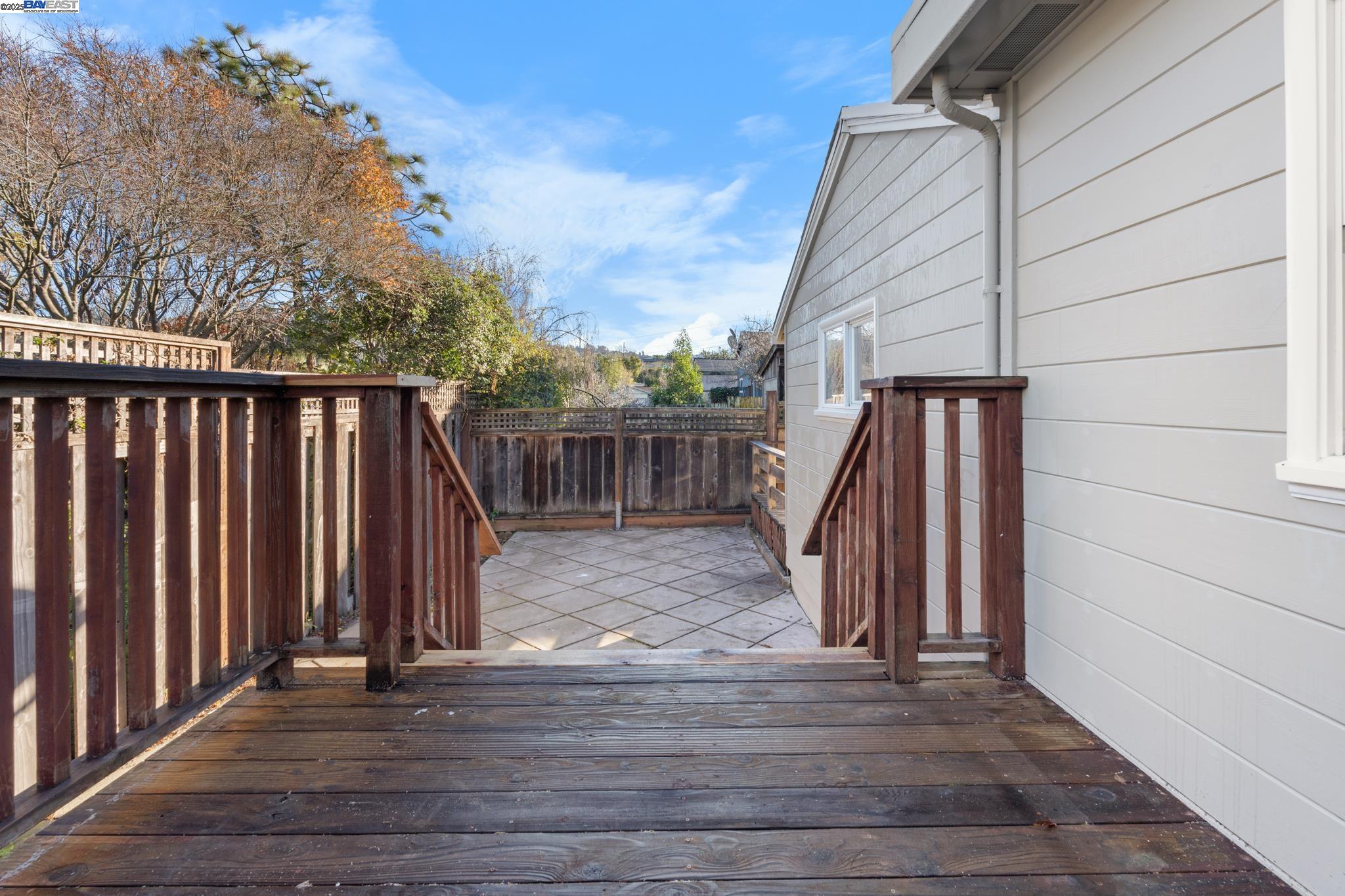 Detail Gallery Image 10 of 12 For 5601 Highland Ave, Richmond,  CA 94804 - 4 Beds | 2 Baths