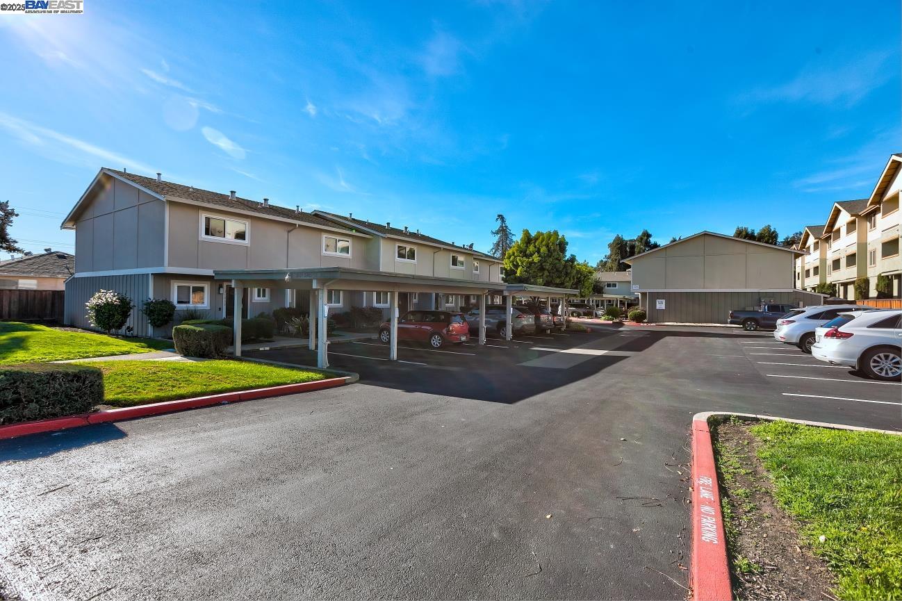 MLS: 41081290 Condo For Sale