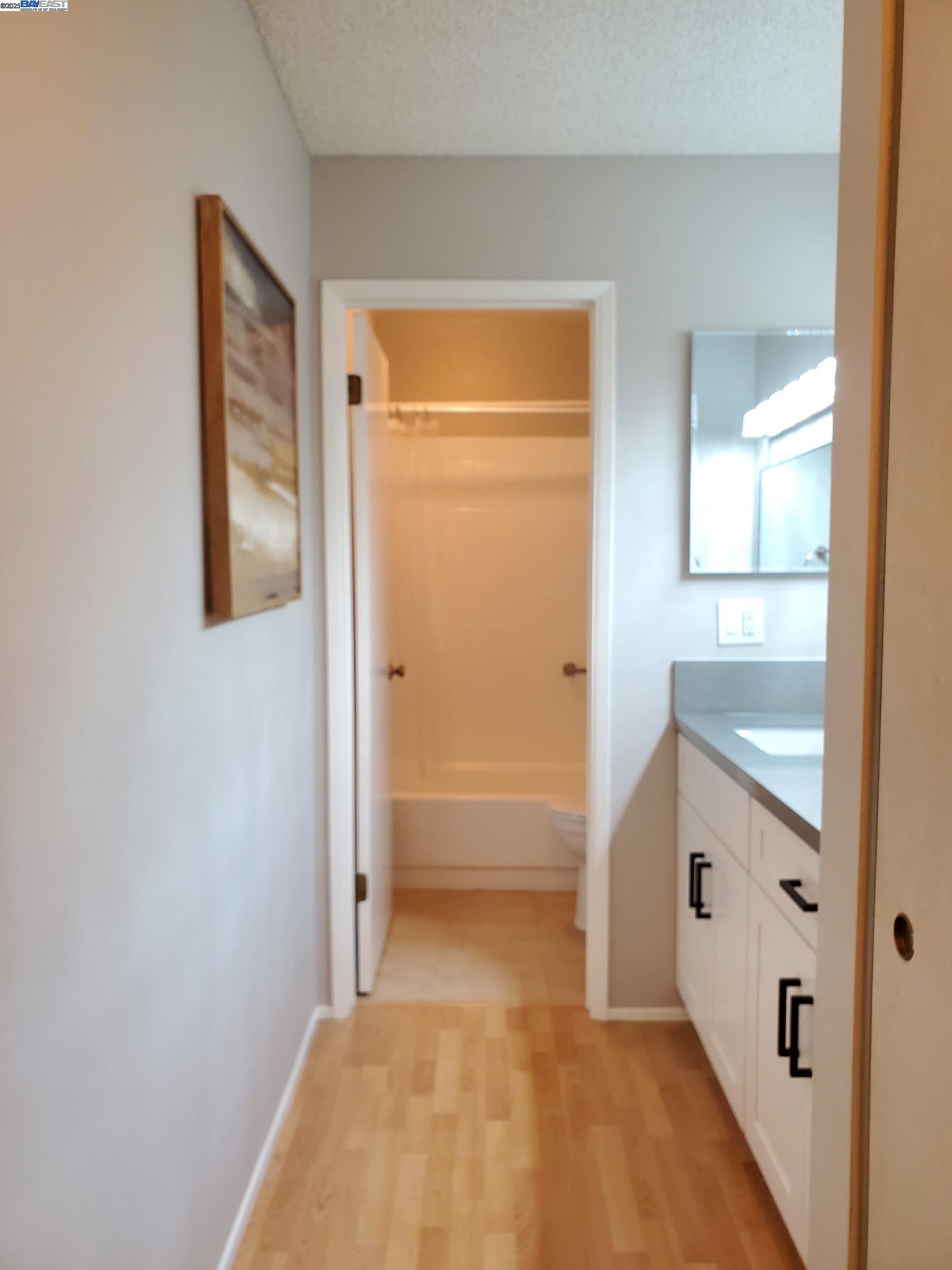 Photo #15: 41081292 Listing: Photo #15