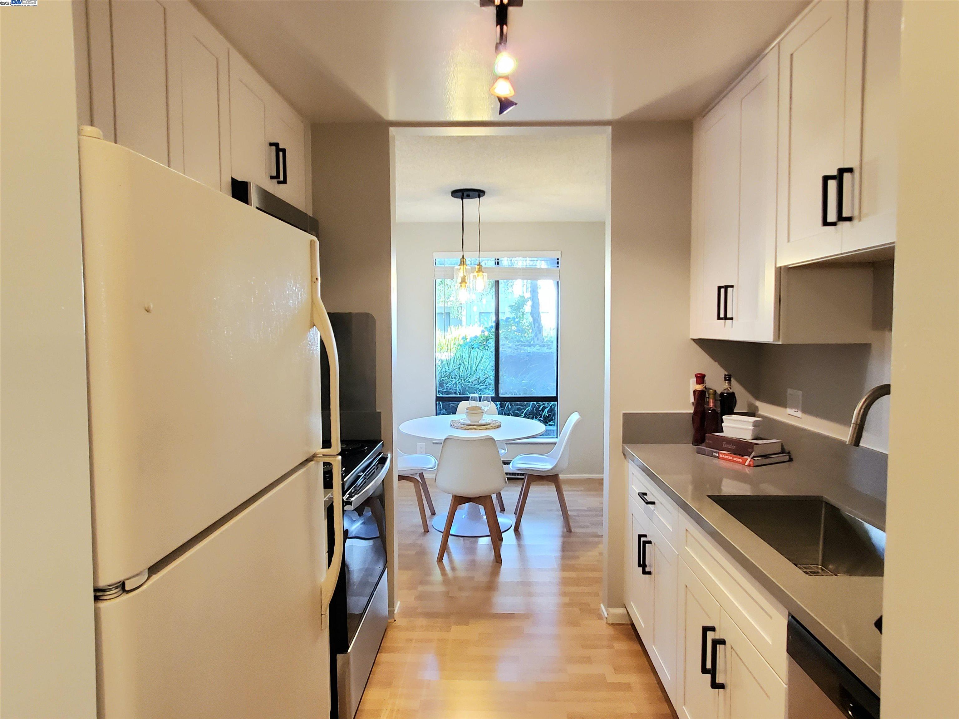 Photo #9: 41081292 Listing: Photo #9