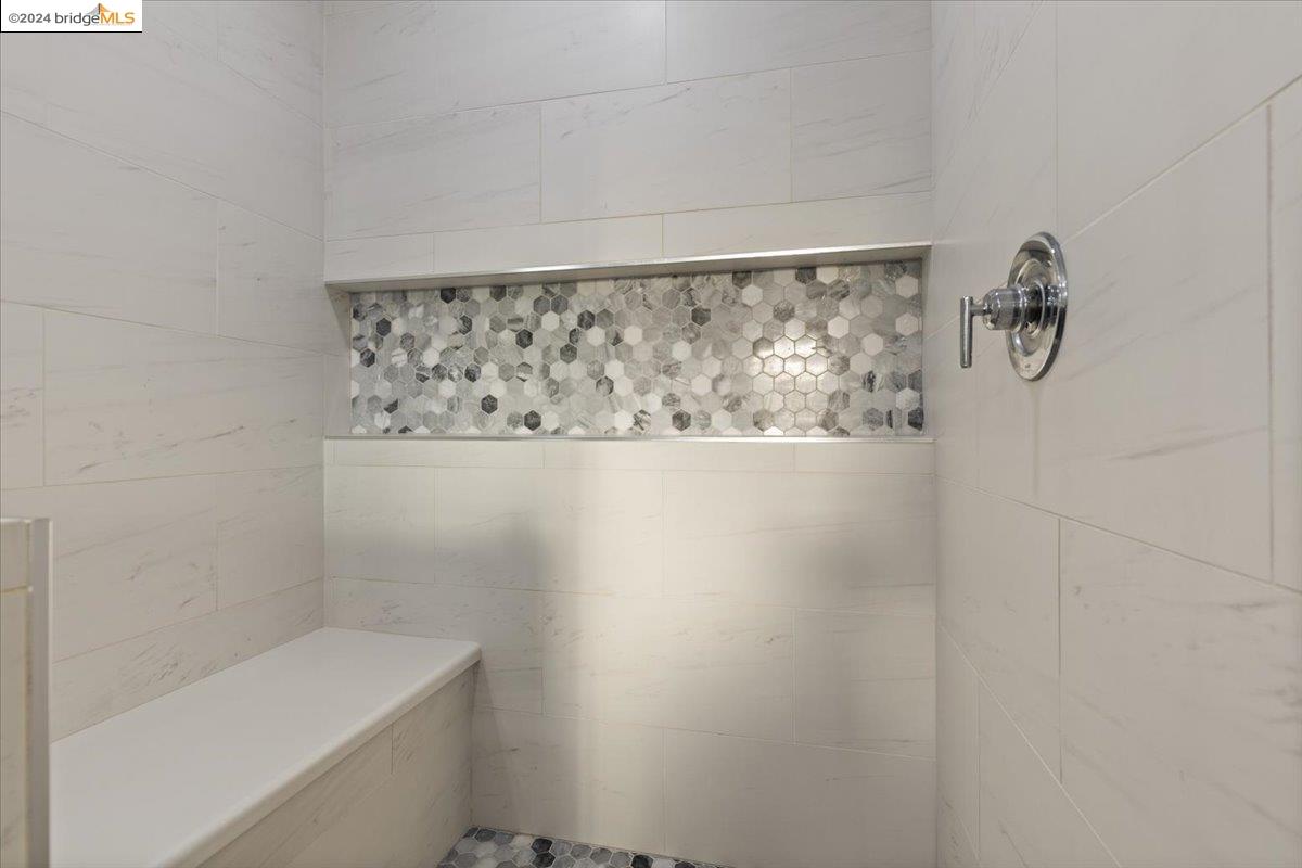 Detail Gallery Image 20 of 33 For 954 Gilmore Court, Concord,  CA 94518-3348 - 3 Beds | 2 Baths