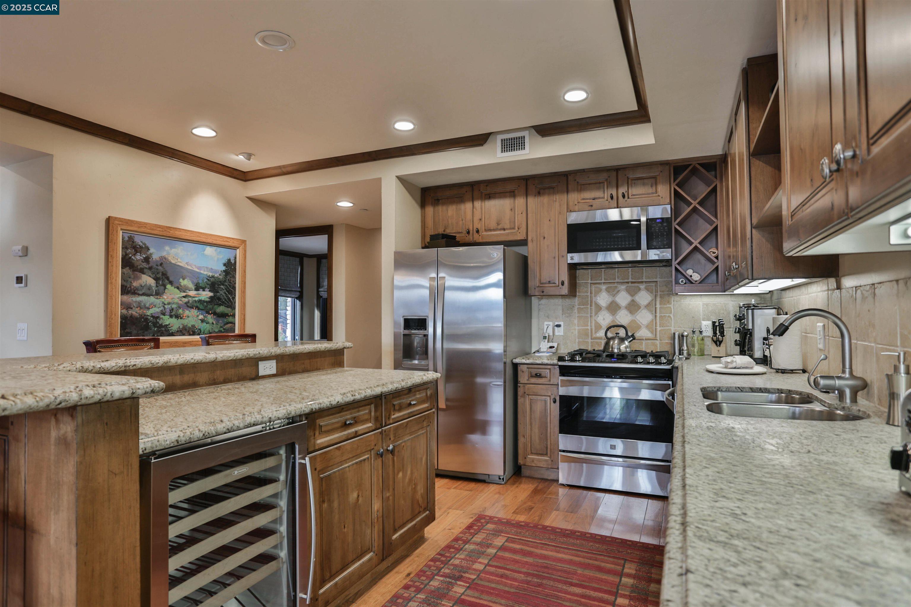 Detail Gallery Image 16 of 38 For 6750 North Lake Blvd 9f,  Tahoe Vista,  CA 96148 - 3 Beds | 3/1 Baths