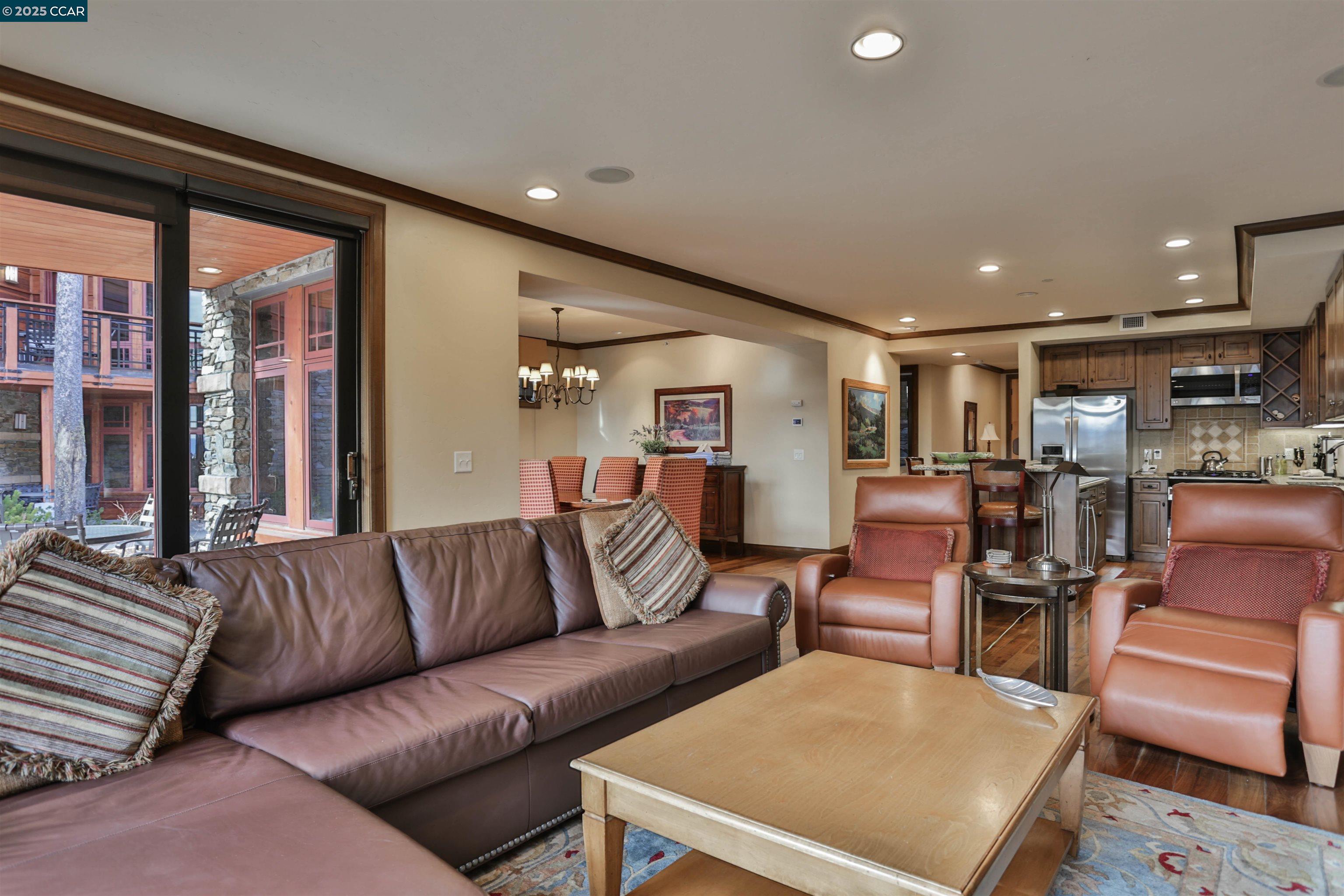 Detail Gallery Image 19 of 38 For 6750 North Lake Blvd 9f,  Tahoe Vista,  CA 96148 - 3 Beds | 3/1 Baths