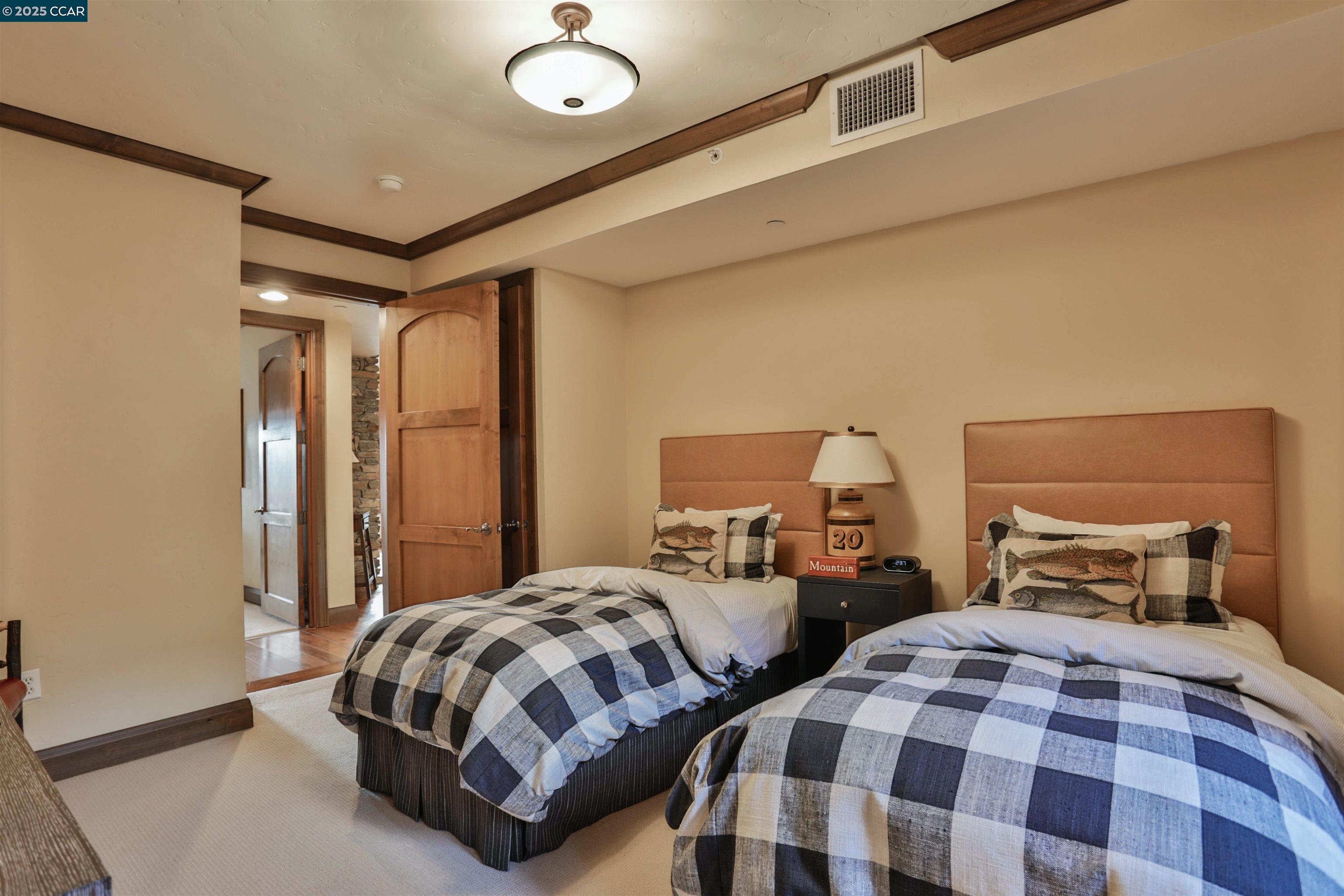 Detail Gallery Image 28 of 38 For 6750 North Lake Blvd 9f,  Tahoe Vista,  CA 96148 - 3 Beds | 3/1 Baths