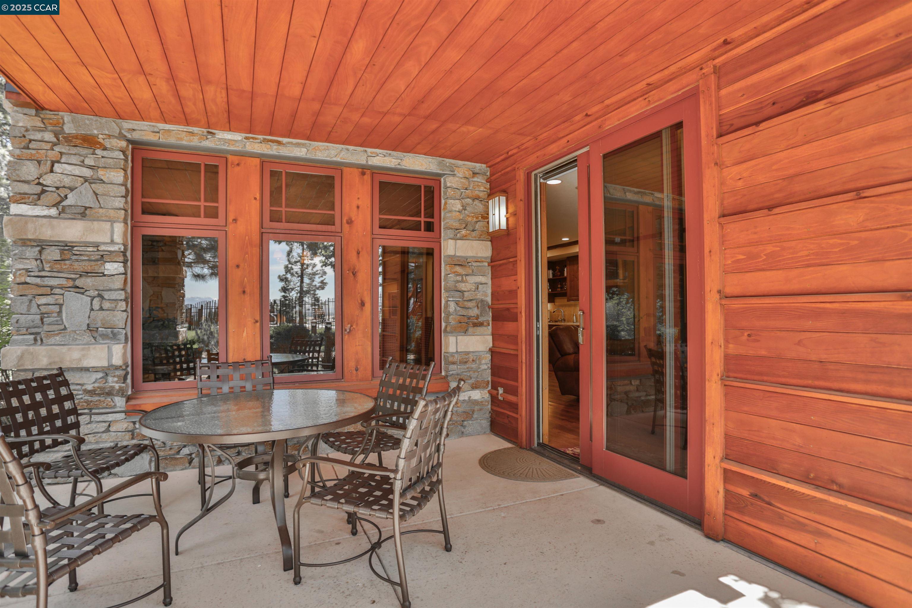 Detail Gallery Image 6 of 38 For 6750 North Lake Blvd 9f,  Tahoe Vista,  CA 96148 - 3 Beds | 3/1 Baths