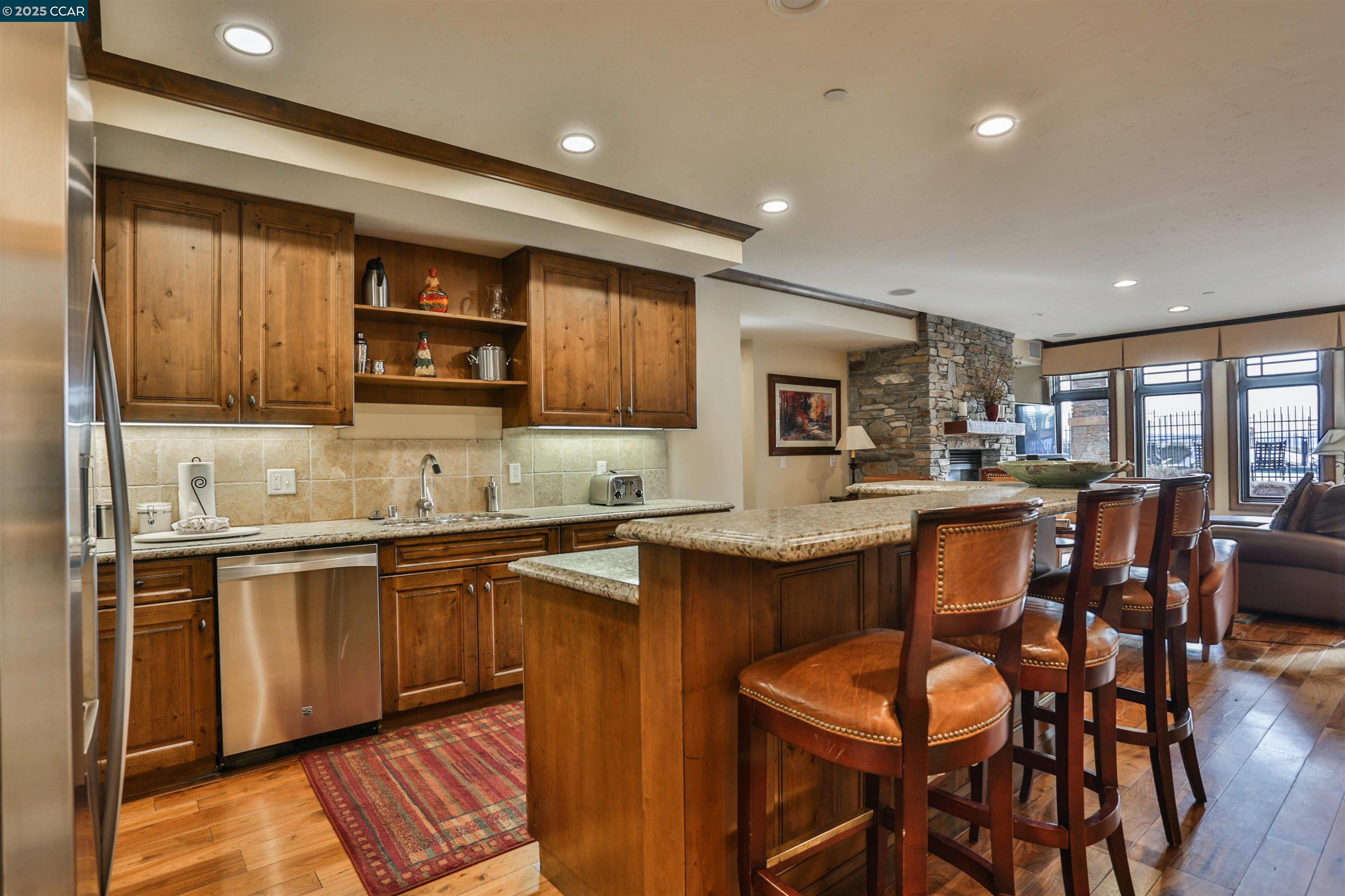 Detail Gallery Image 8 of 38 For 6750 North Lake Blvd 9f,  Tahoe Vista,  CA 96148 - 3 Beds | 3/1 Baths