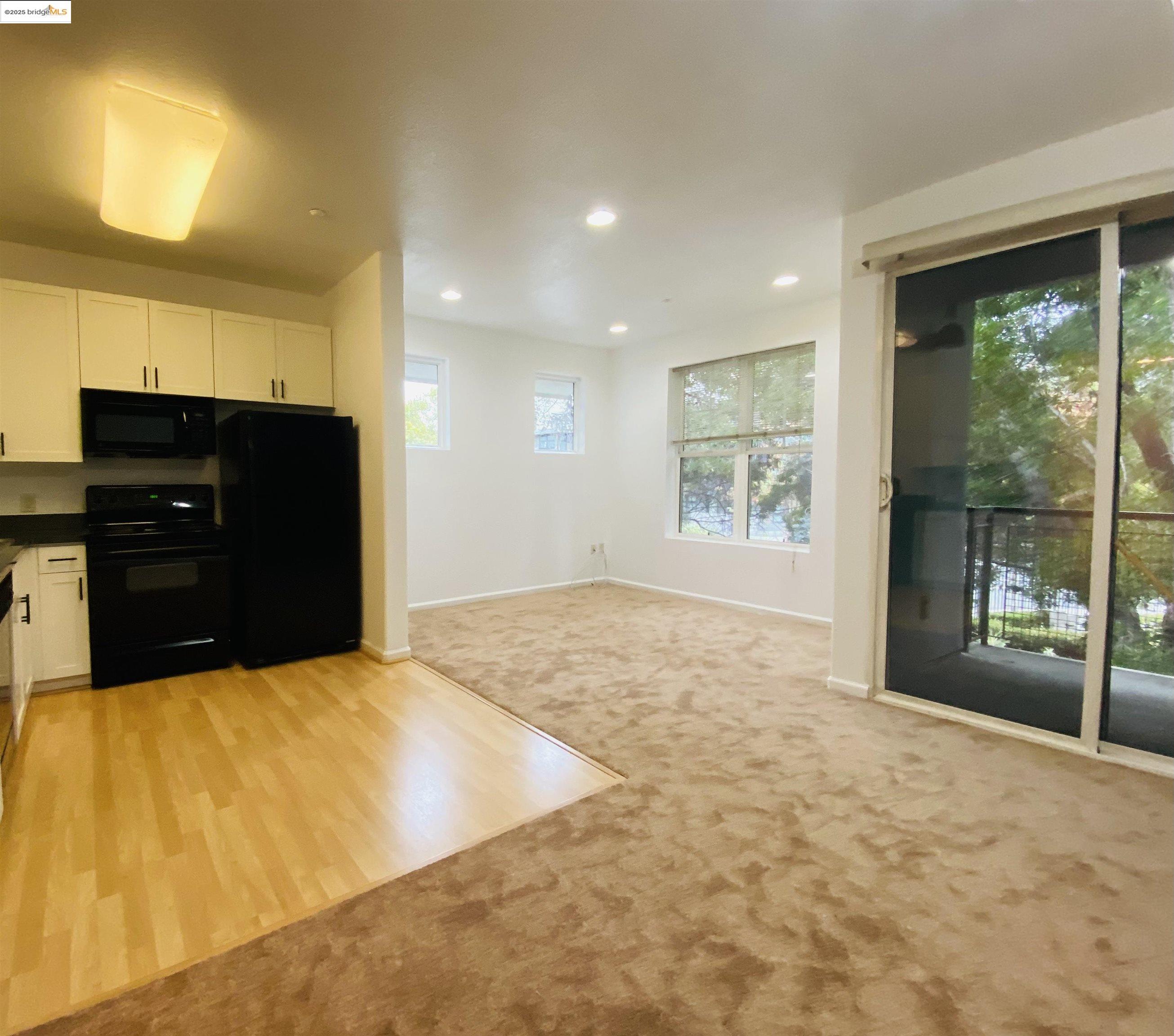 1121 40 # 4206, Emeryville, California 94608, 1 Bedroom Bedrooms, 3 Rooms Rooms,1 BathroomBathrooms,Residential Lease,For Rent,1121 40 # 4206,41081354