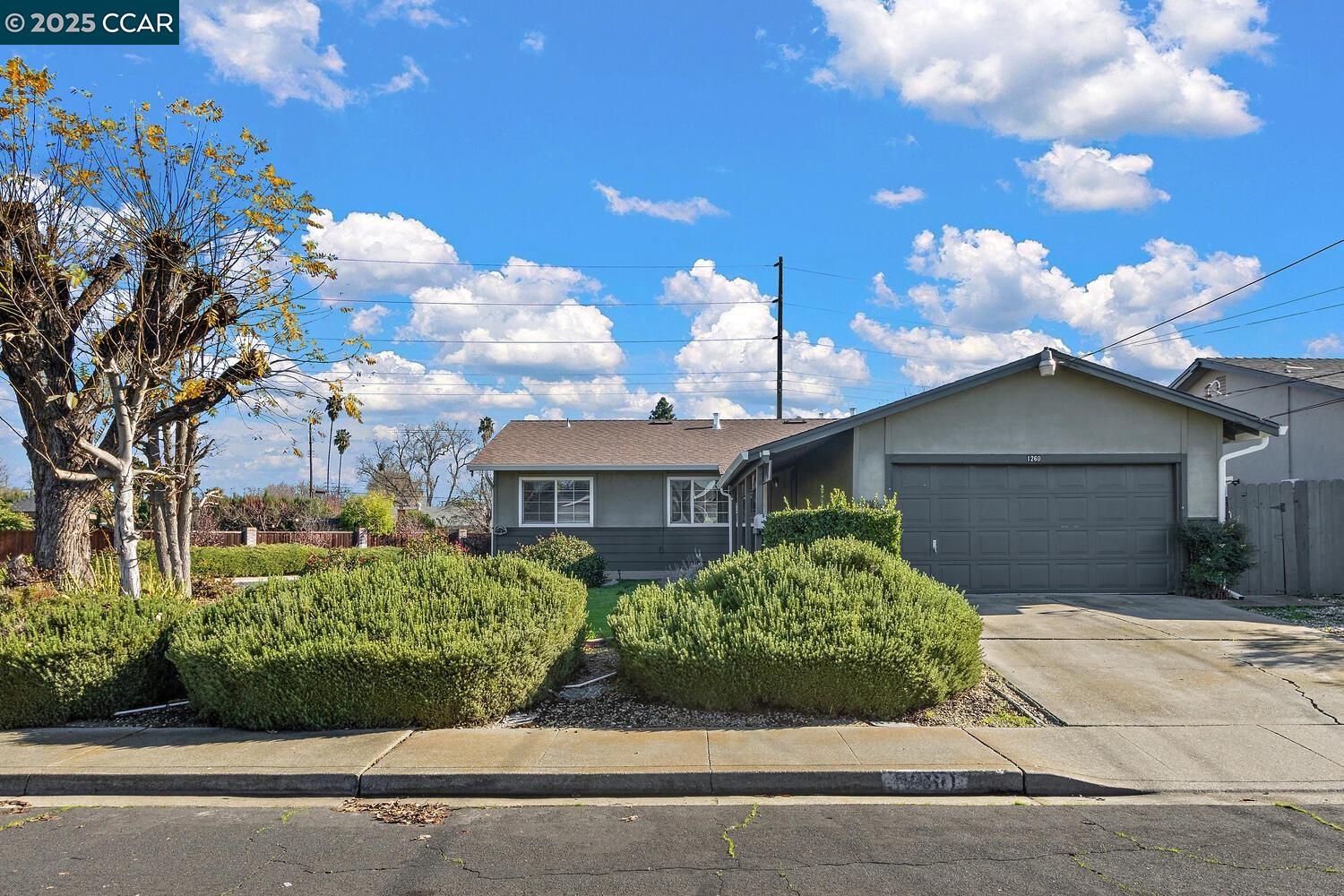 Detail Gallery Image 1 of 1 For 1260 Brookview Dr, Concord,  CA 94520 - 3 Beds | 2 Baths