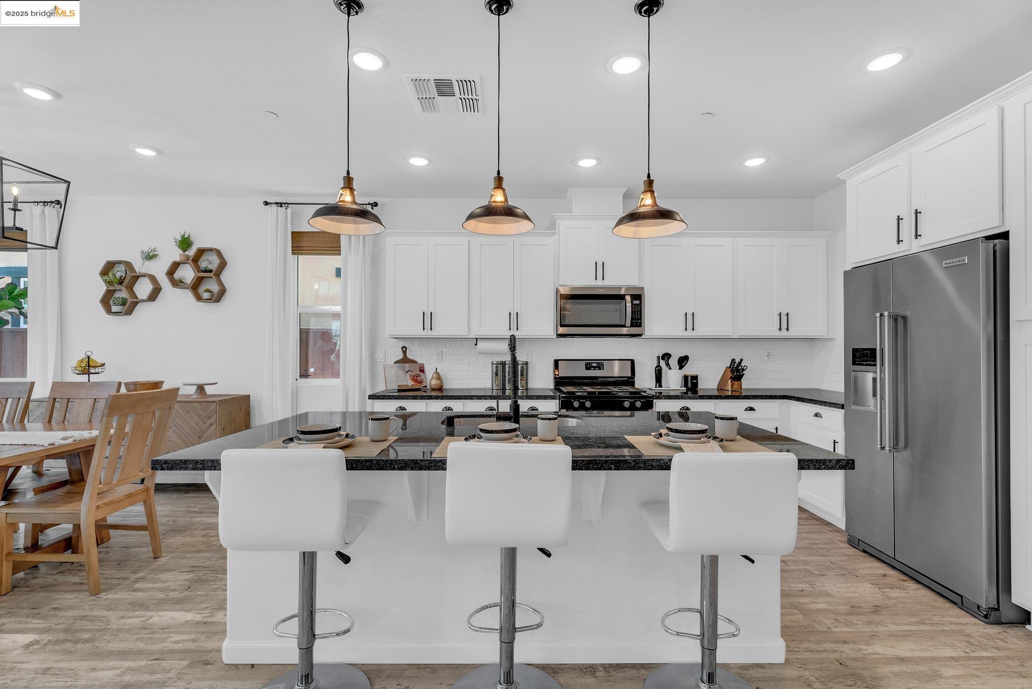 Detail Gallery Image 1 of 1 For 1842 Thyme Ct, Gilroy,  CA 95020 - 4 Beds | 3 Baths