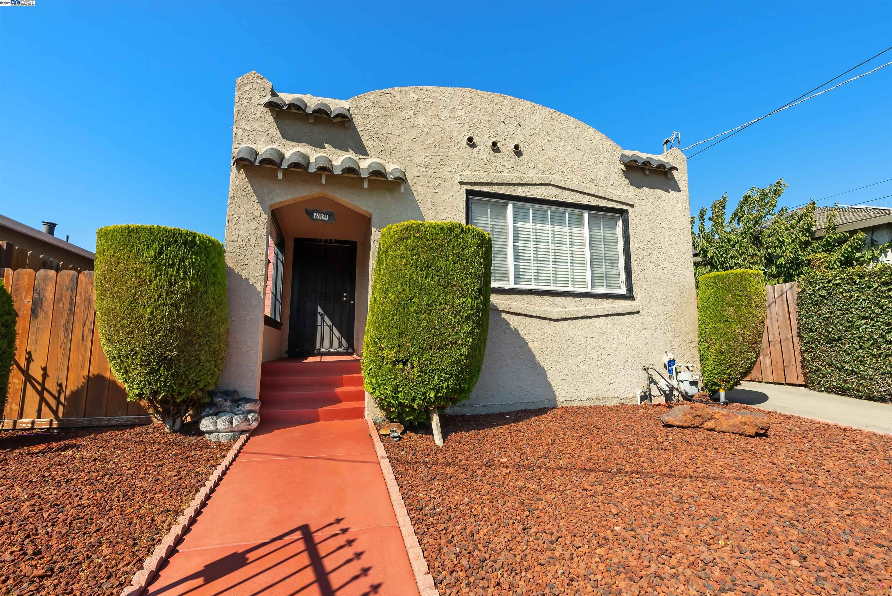 Detail Gallery Image 1 of 1 For 1839 101st Ave, Oakland,  CA 94603 - 2 Beds | 2 Baths