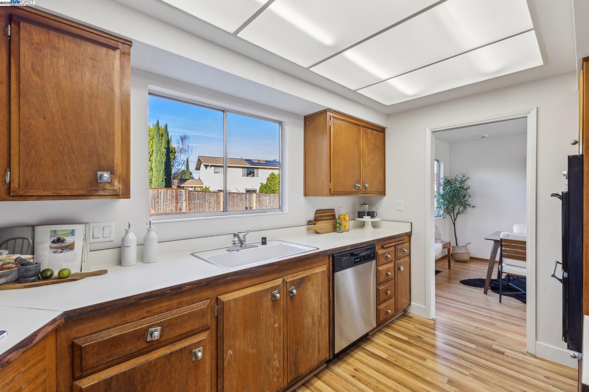 7307 Kolb Pl, Dublin, California 94568, 5 Bedrooms Bedrooms, 8 Rooms Rooms,3 BathroomsBathrooms,Residential,For Sale,7307 Kolb Pl,41081443