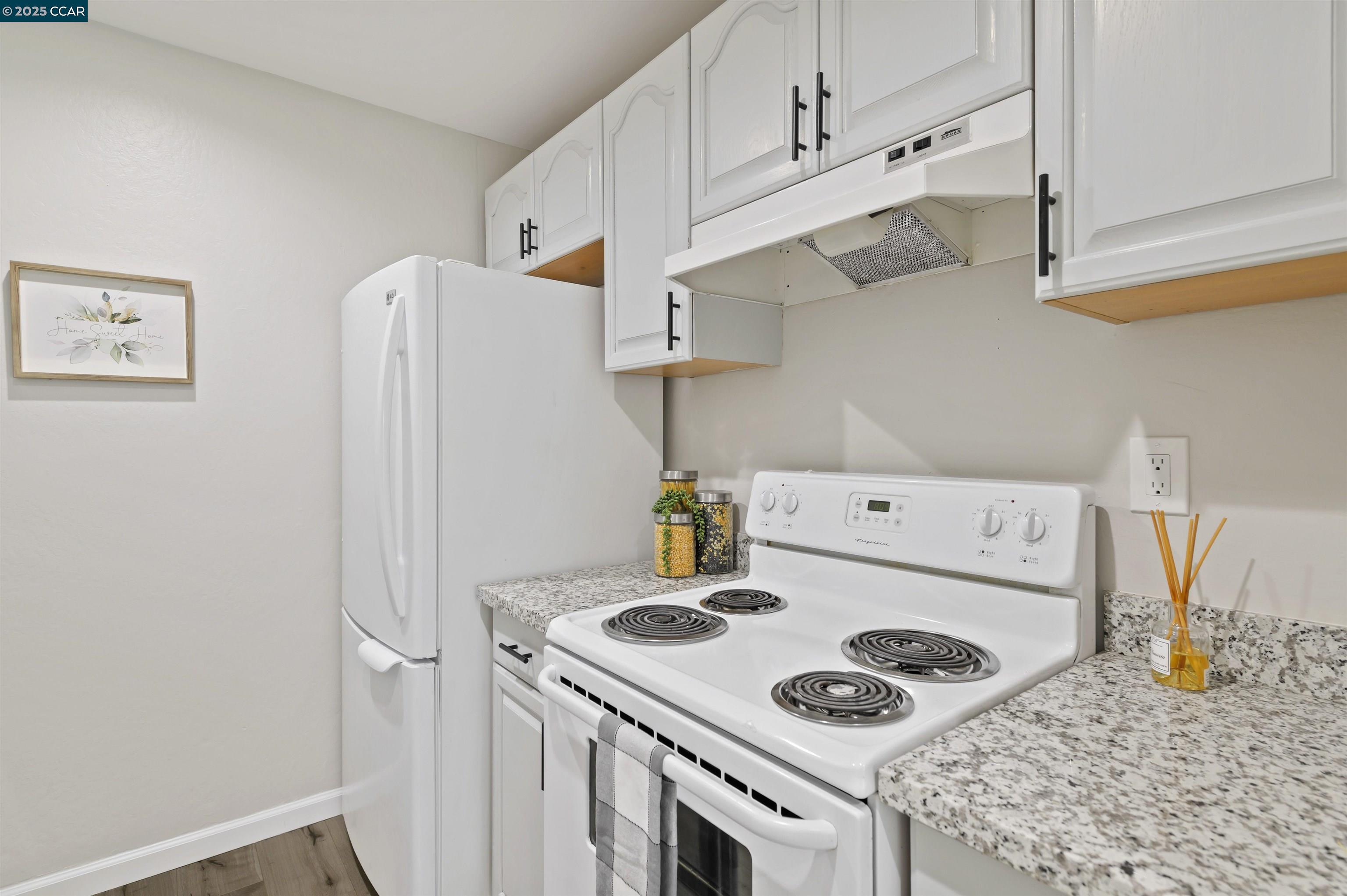 Detail Gallery Image 5 of 16 For 2712 Oak Rd #60,  Walnut Creek,  CA 94597 - 1 Beds | 1 Baths