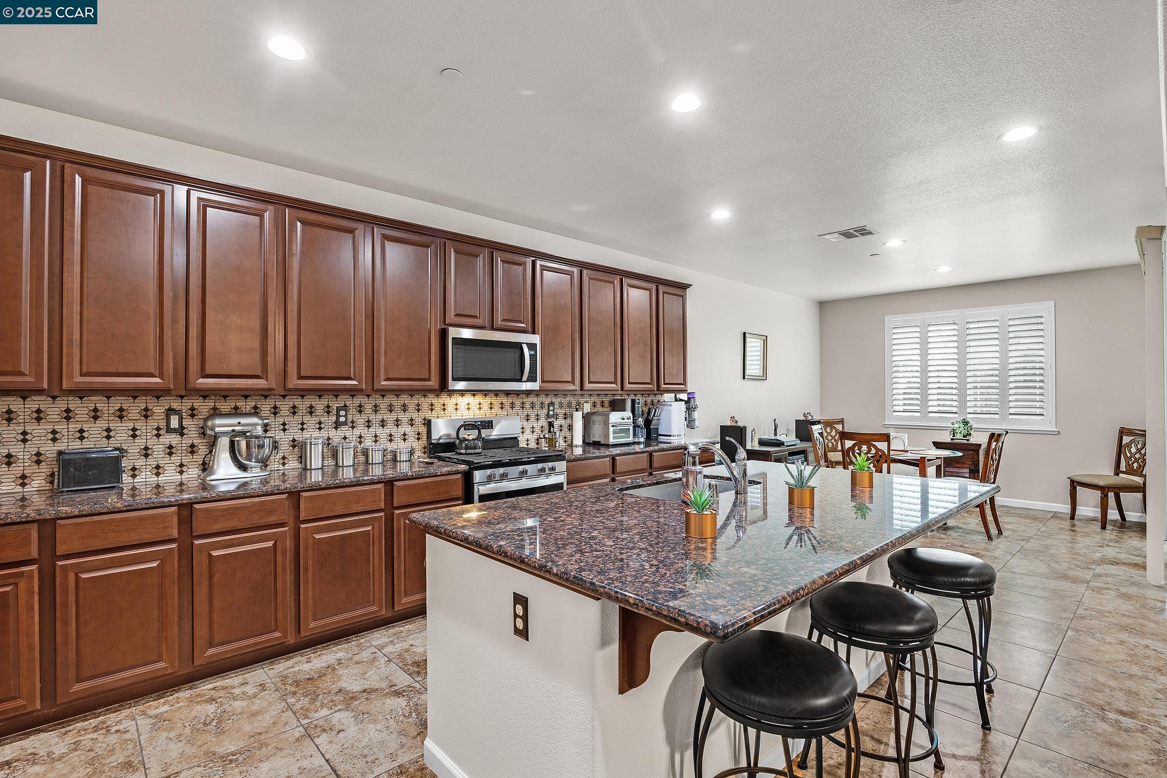 Detail Gallery Image 12 of 53 For 827 Pathfinder Ct, Oakley,  CA 94561 - 4 Beds | 3 Baths