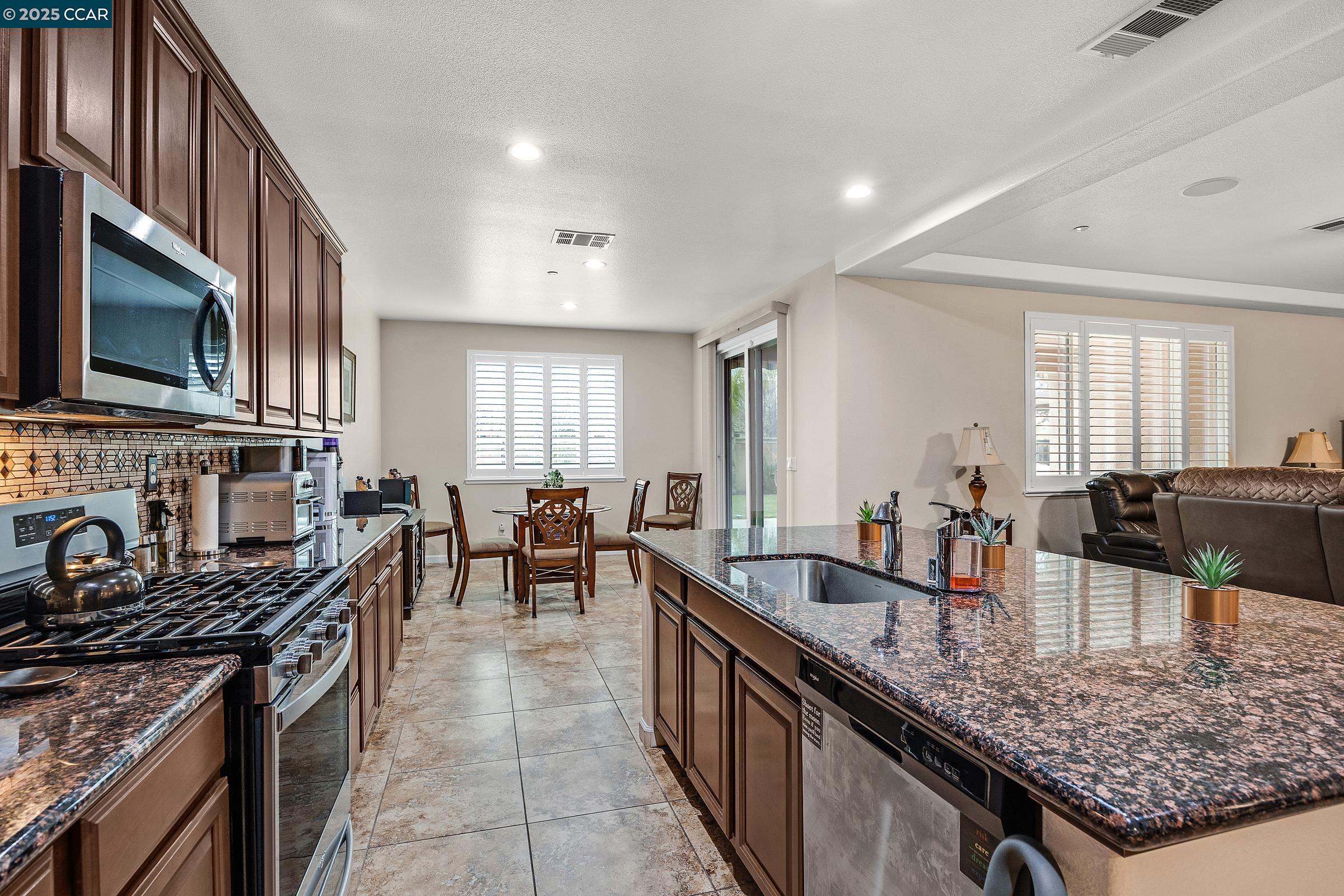 Detail Gallery Image 16 of 53 For 827 Pathfinder Ct, Oakley,  CA 94561 - 4 Beds | 3 Baths