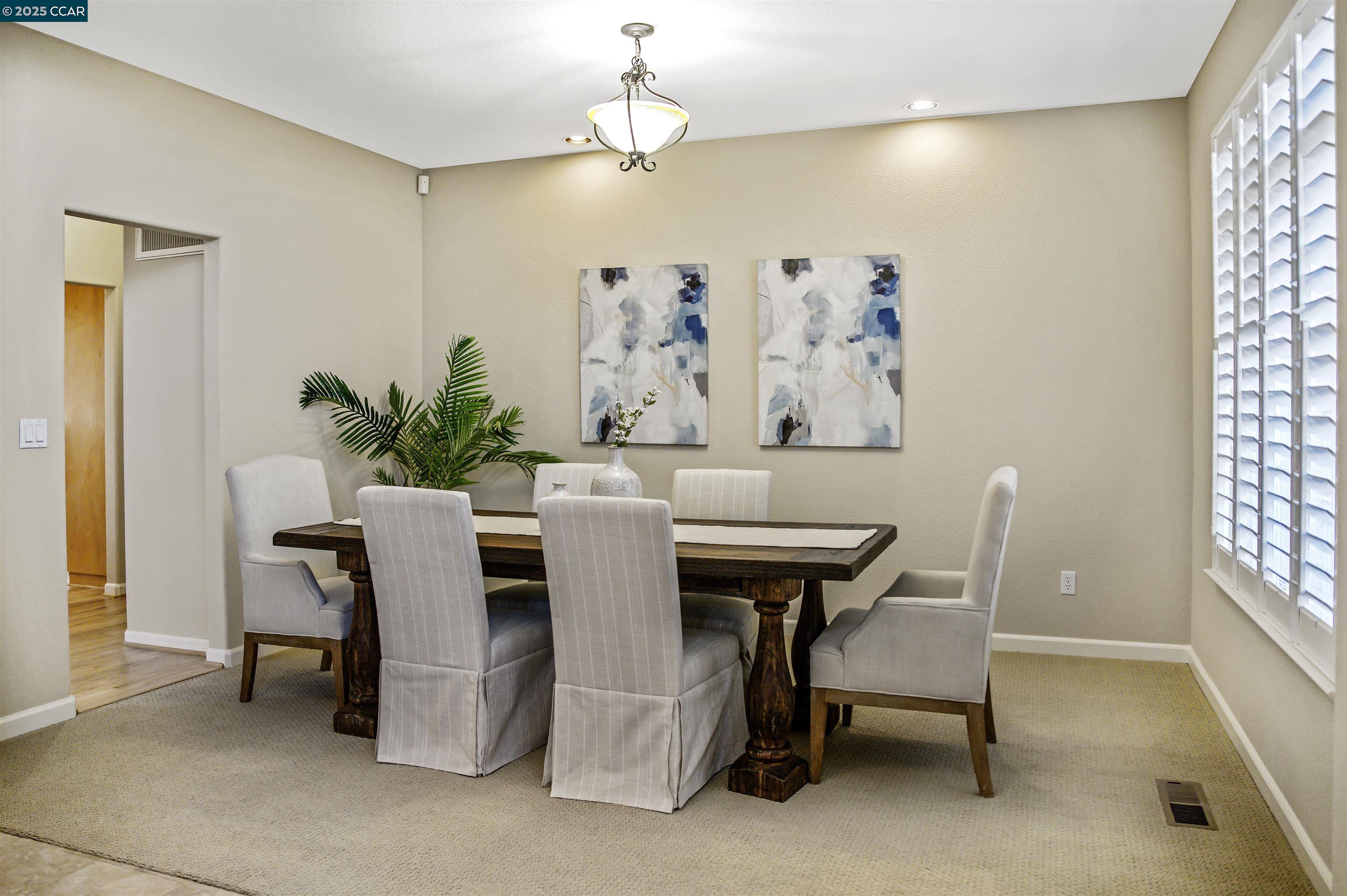 Detail Gallery Image 10 of 38 For 782 Ygnacio Woods Ct, Concord,  CA 94518 - 5 Beds | 3 Baths