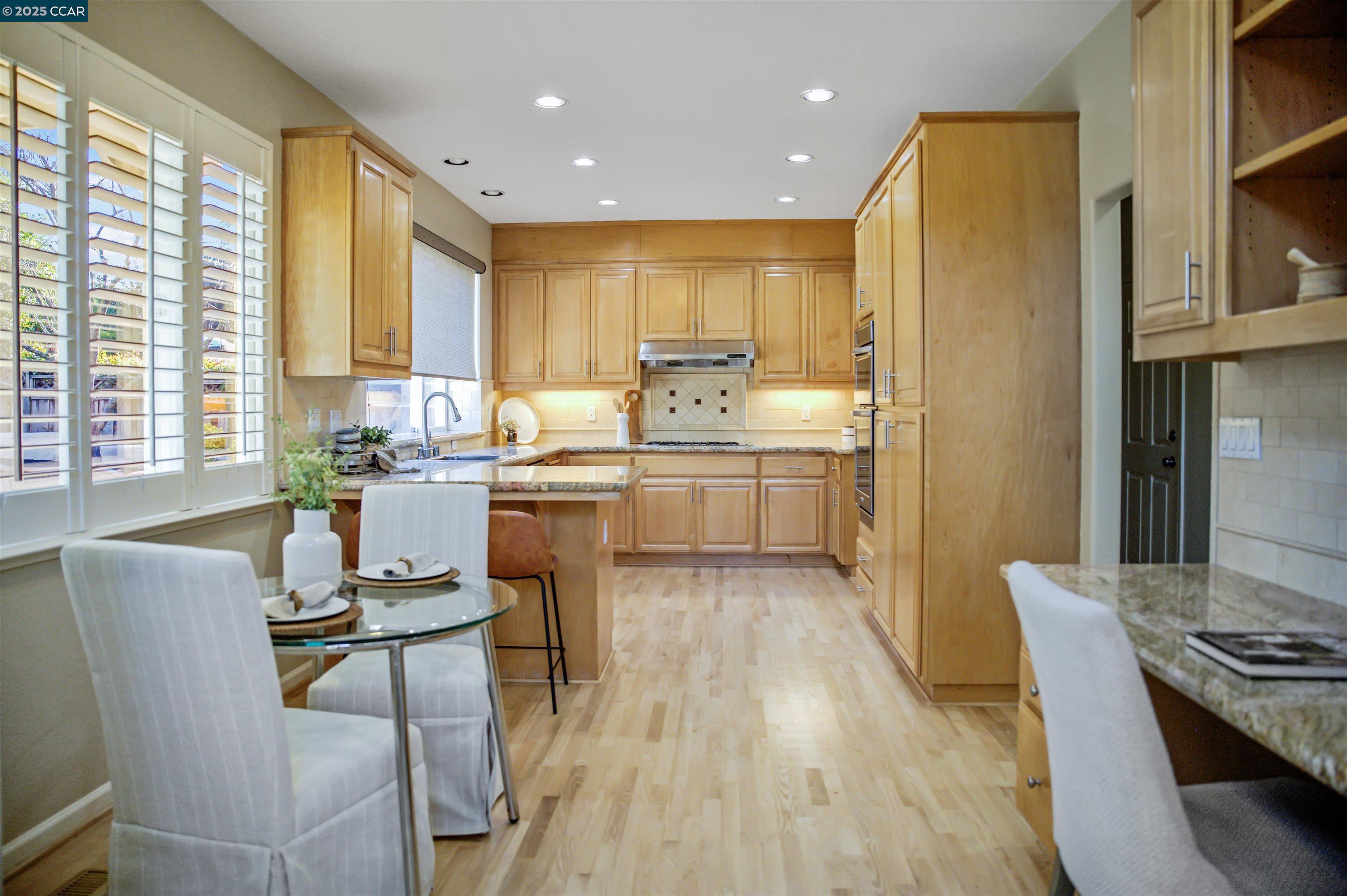 Detail Gallery Image 15 of 38 For 782 Ygnacio Woods Ct, Concord,  CA 94518 - 5 Beds | 3 Baths