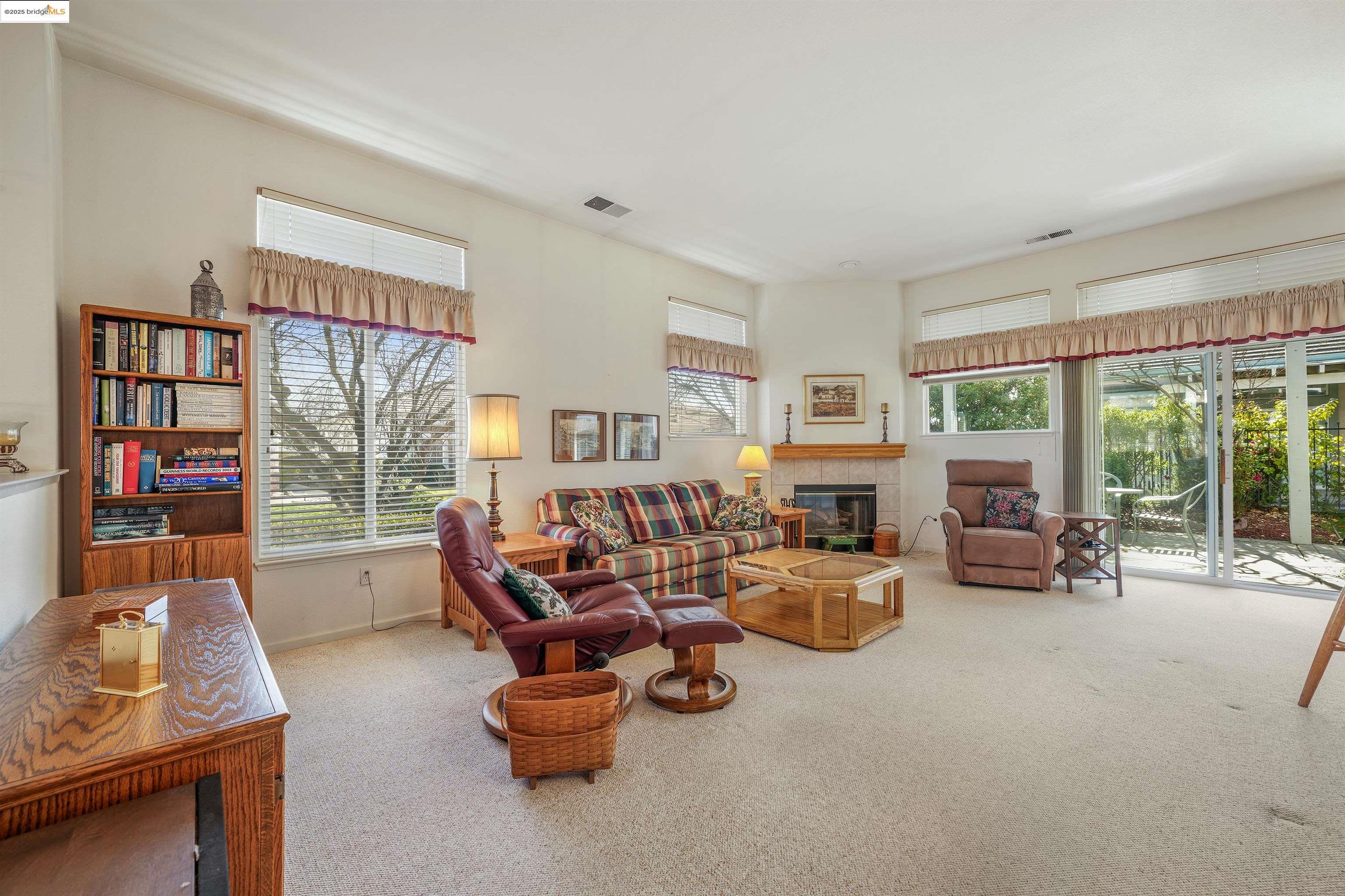 Detail Gallery Image 8 of 40 For 1566 Imperial Way, Brentwood,  CA 94513 - 2 Beds | 2 Baths