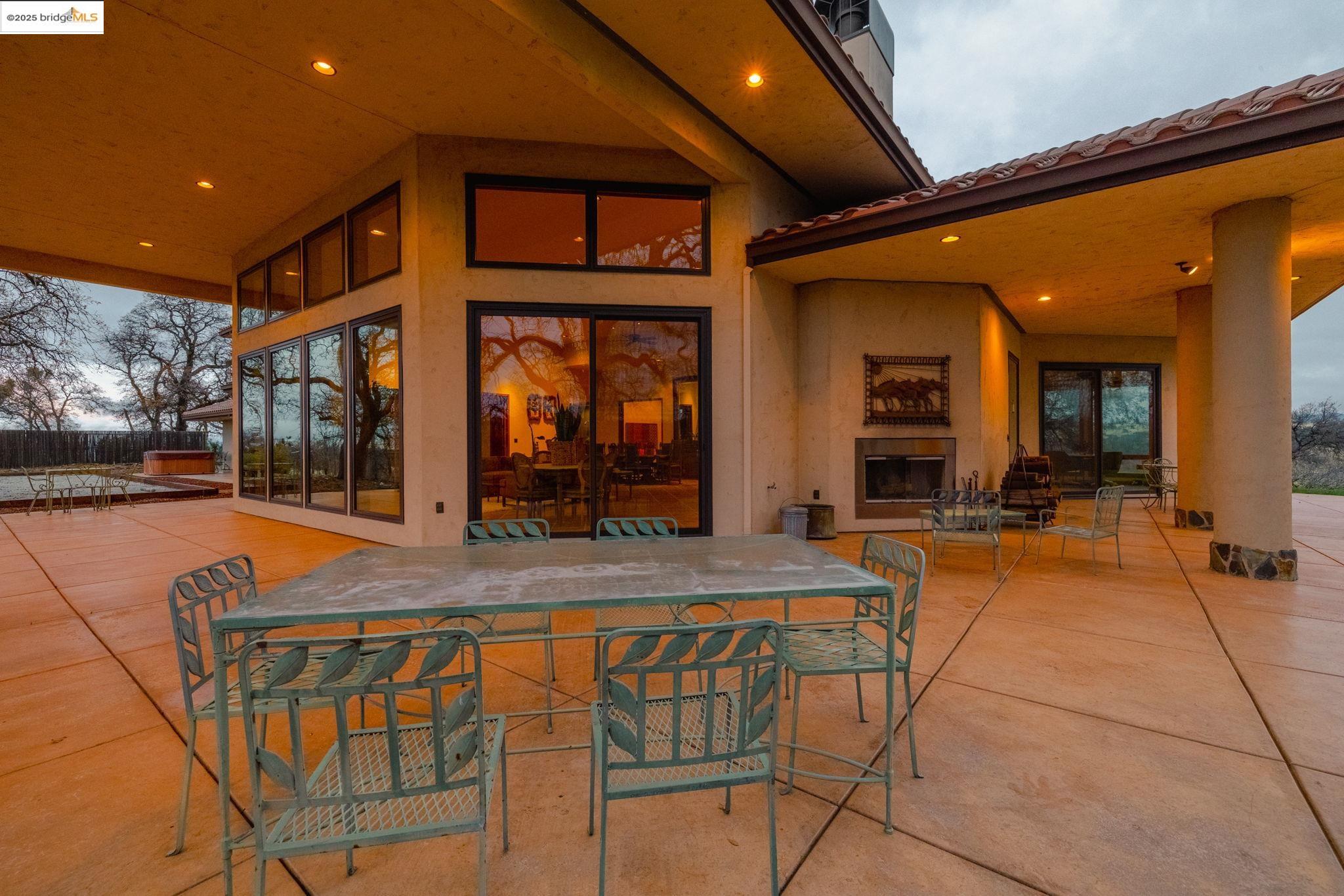 Detail Gallery Image 4 of 60 For 25775 Powell Ranch Rd, Sonora,  CA 95370 - 3 Beds | 3 Baths