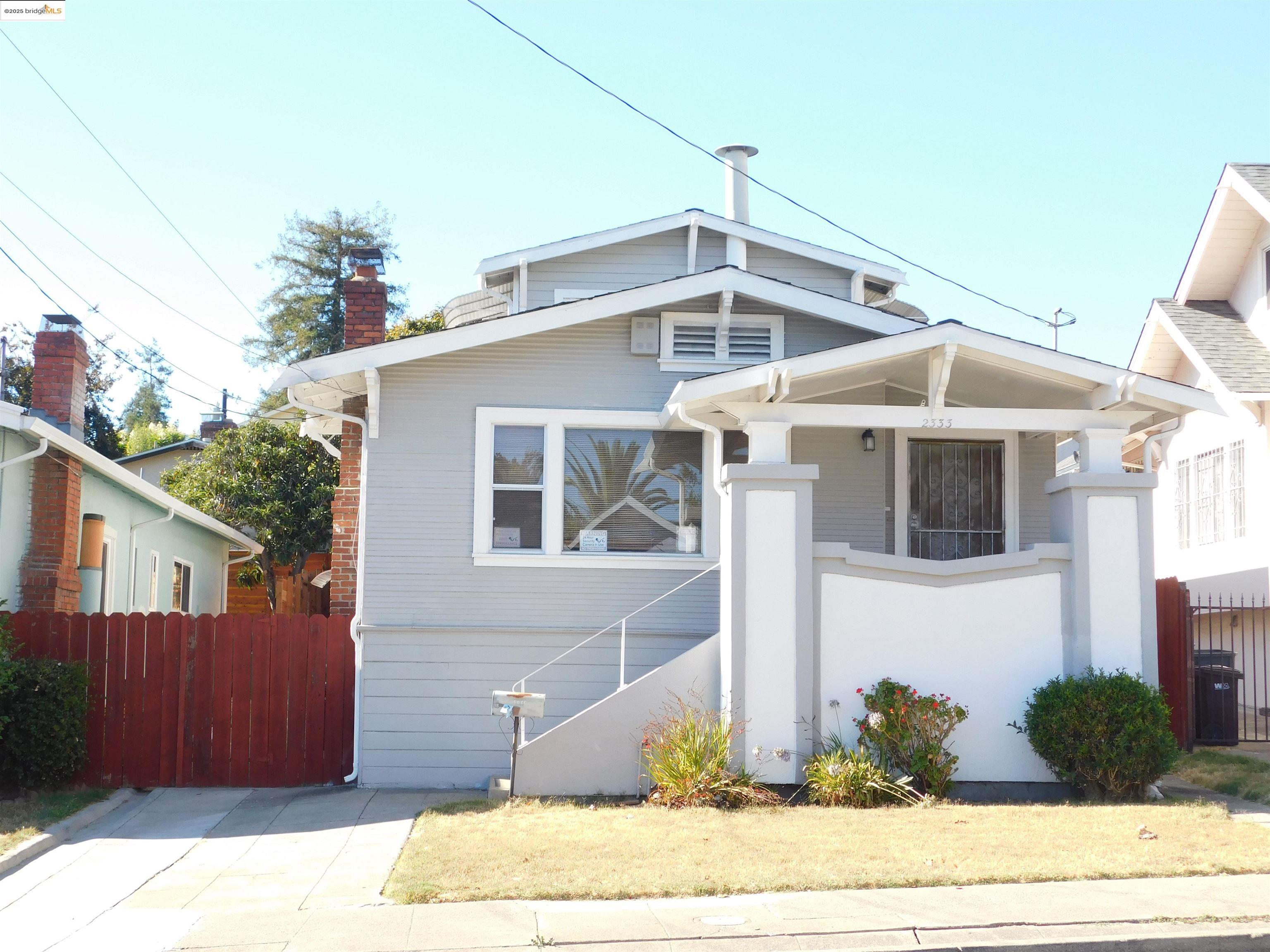 Detail Gallery Image 1 of 1 For 2333 8th Ave, Oakland,  CA 94606 - 3 Beds | 1 Baths