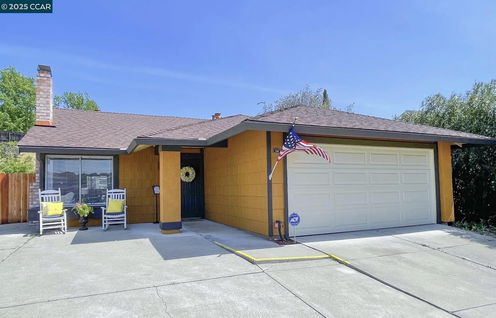 Detail Gallery Image 1 of 26 For 740 Coral Ridge Cir, Rodeo,  CA 94572 - 2 Beds | 2 Baths