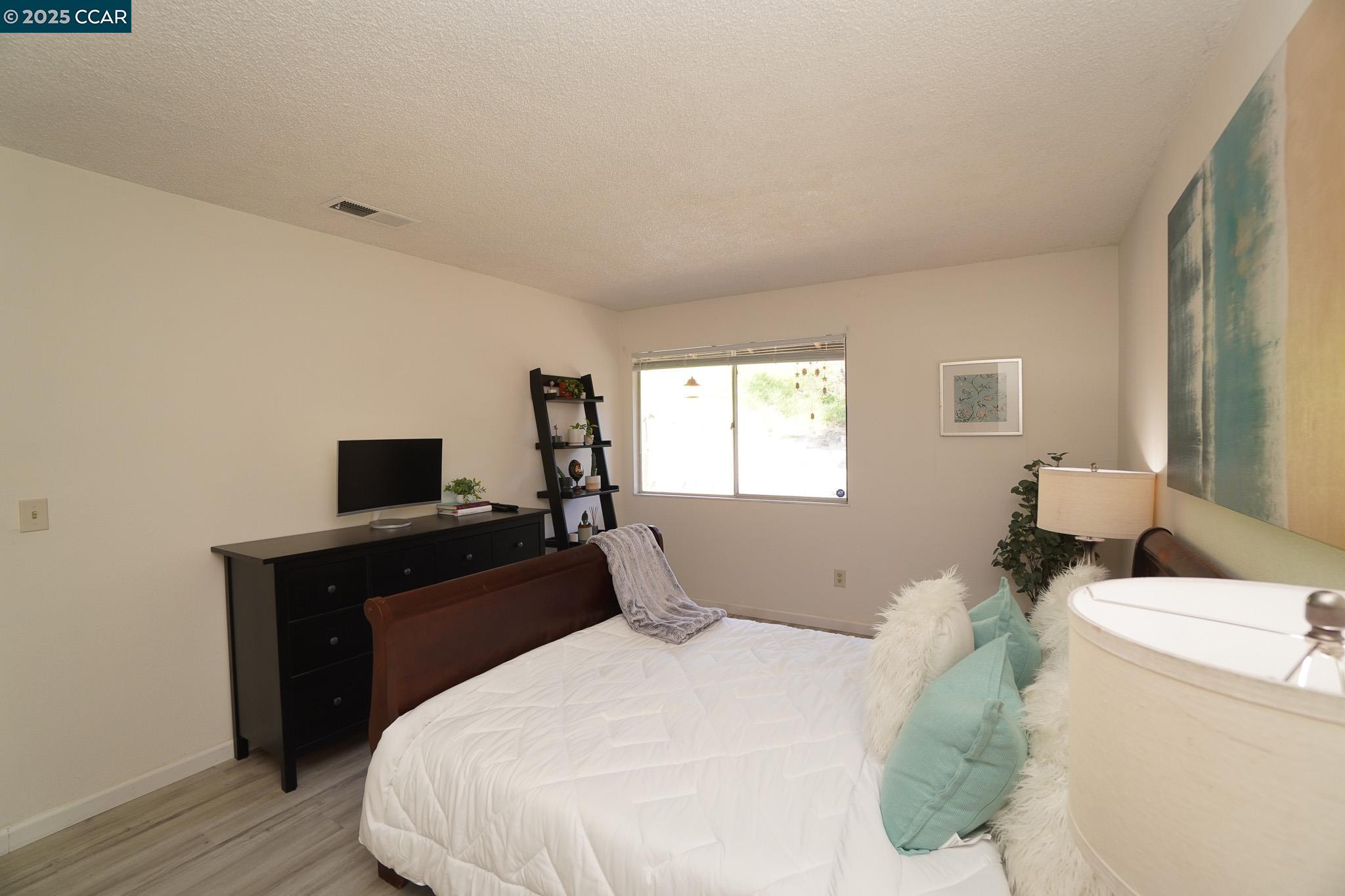 Detail Gallery Image 15 of 26 For 740 Coral Ridge Cir, Rodeo,  CA 94572 - 2 Beds | 2 Baths
