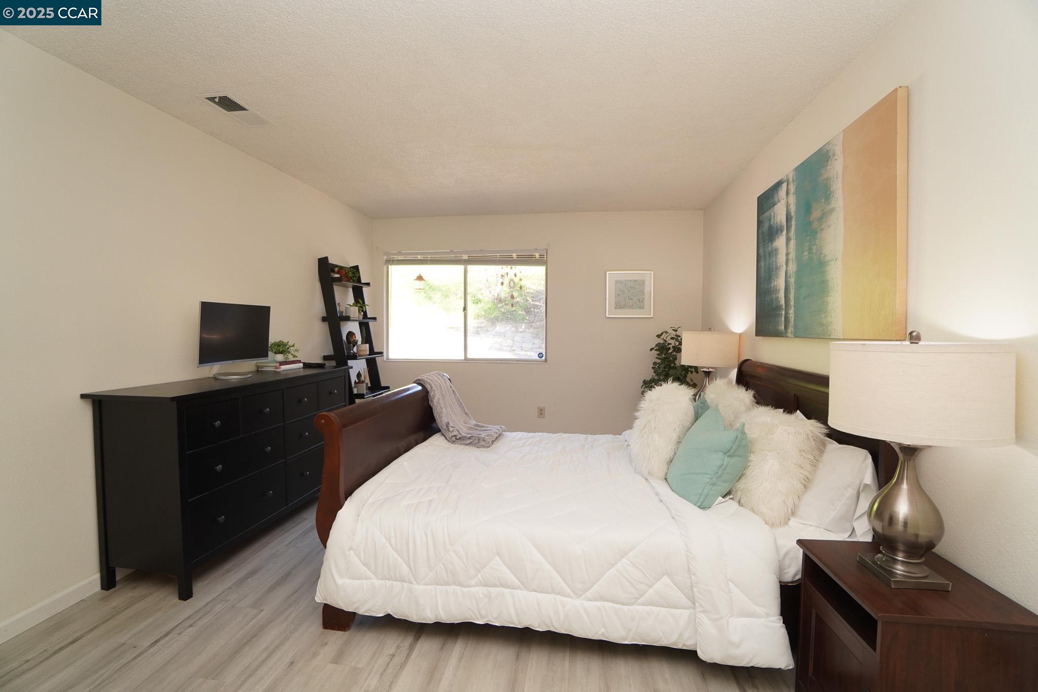 Detail Gallery Image 16 of 26 For 740 Coral Ridge Cir, Rodeo,  CA 94572 - 2 Beds | 2 Baths