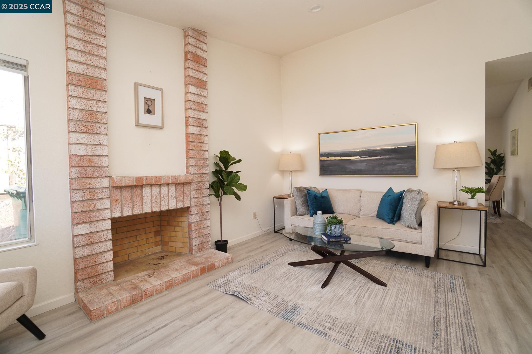 Detail Gallery Image 5 of 26 For 740 Coral Ridge Cir, Rodeo,  CA 94572 - 2 Beds | 2 Baths