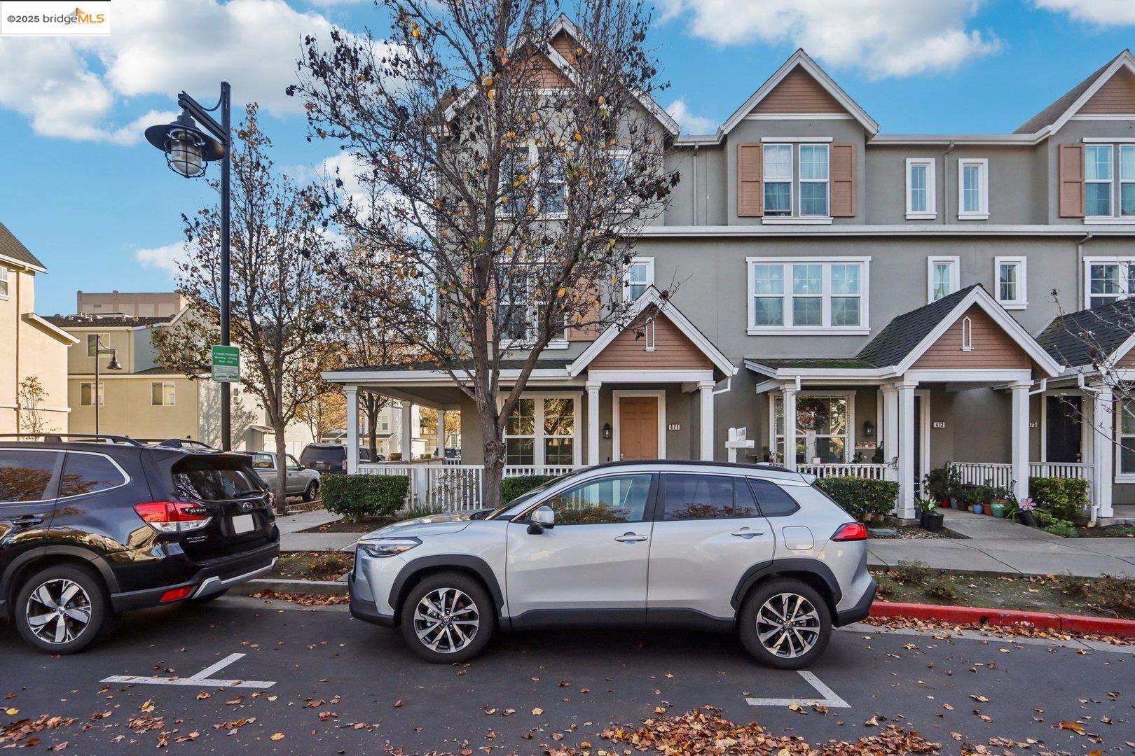 Detail Gallery Image 1 of 1 For 471 Metro Walk Way, Richmond,  CA 94801 - 3 Beds | 3/1 Baths