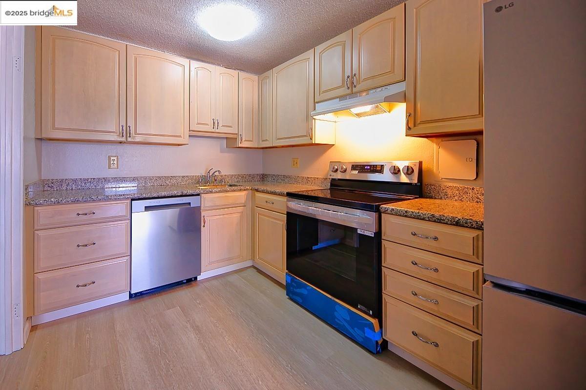 Photo #6: 41081517 Listing 