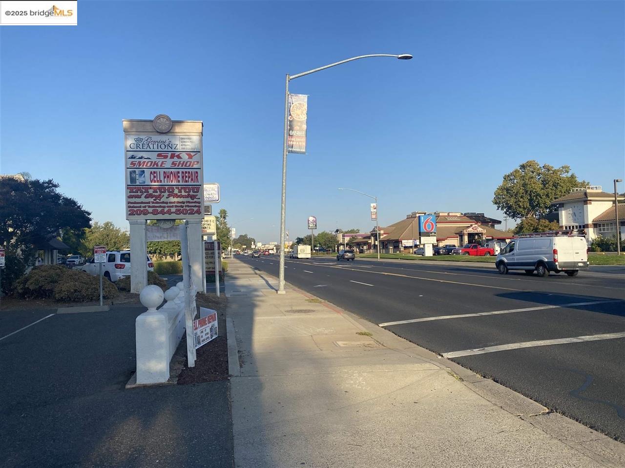 Detail Gallery Image 7 of 7 For 730 E F Street, Oakdale,  CA 95361 - – Beds | – Baths