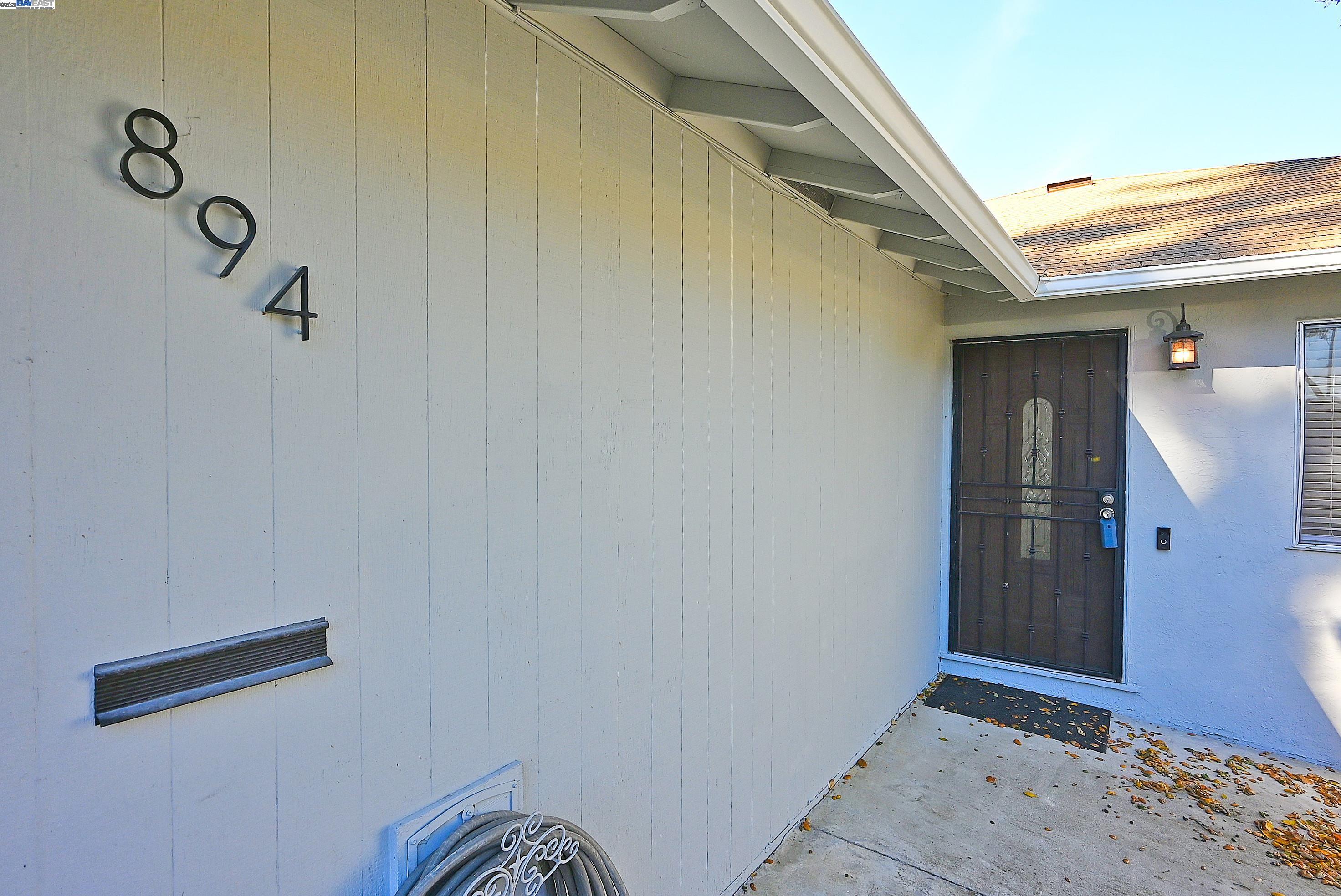 Detail Gallery Image 2 of 52 For 894 Webster St, Hayward,  CA 94544 - 4 Beds | 2 Baths