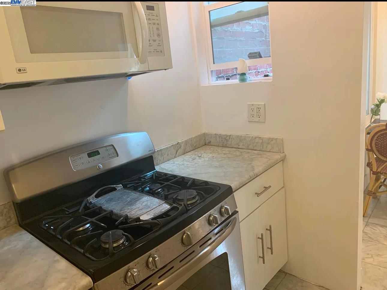 1832 Peralta, Oakland, California 94607, 3 Bedrooms Bedrooms, 7 Rooms Rooms,3 BathroomsBathrooms,Residential,For Sale,1832 Peralta,41081563
