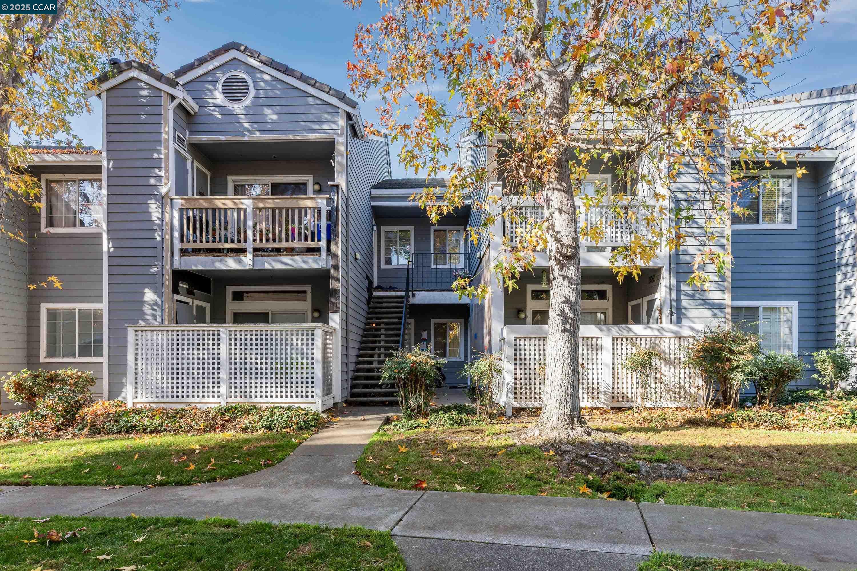 Detail Gallery Image 1 of 40 For 611 Waterford Pl, Pinole,  CA 94564 - 1 Beds | 1 Baths