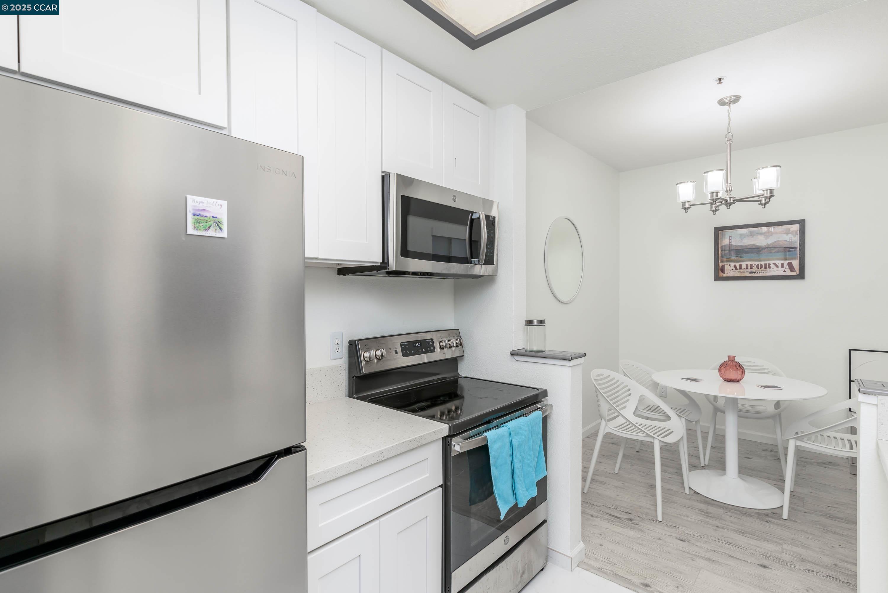 Detail Gallery Image 11 of 40 For 611 Waterford Pl, Pinole,  CA 94564 - 1 Beds | 1 Baths