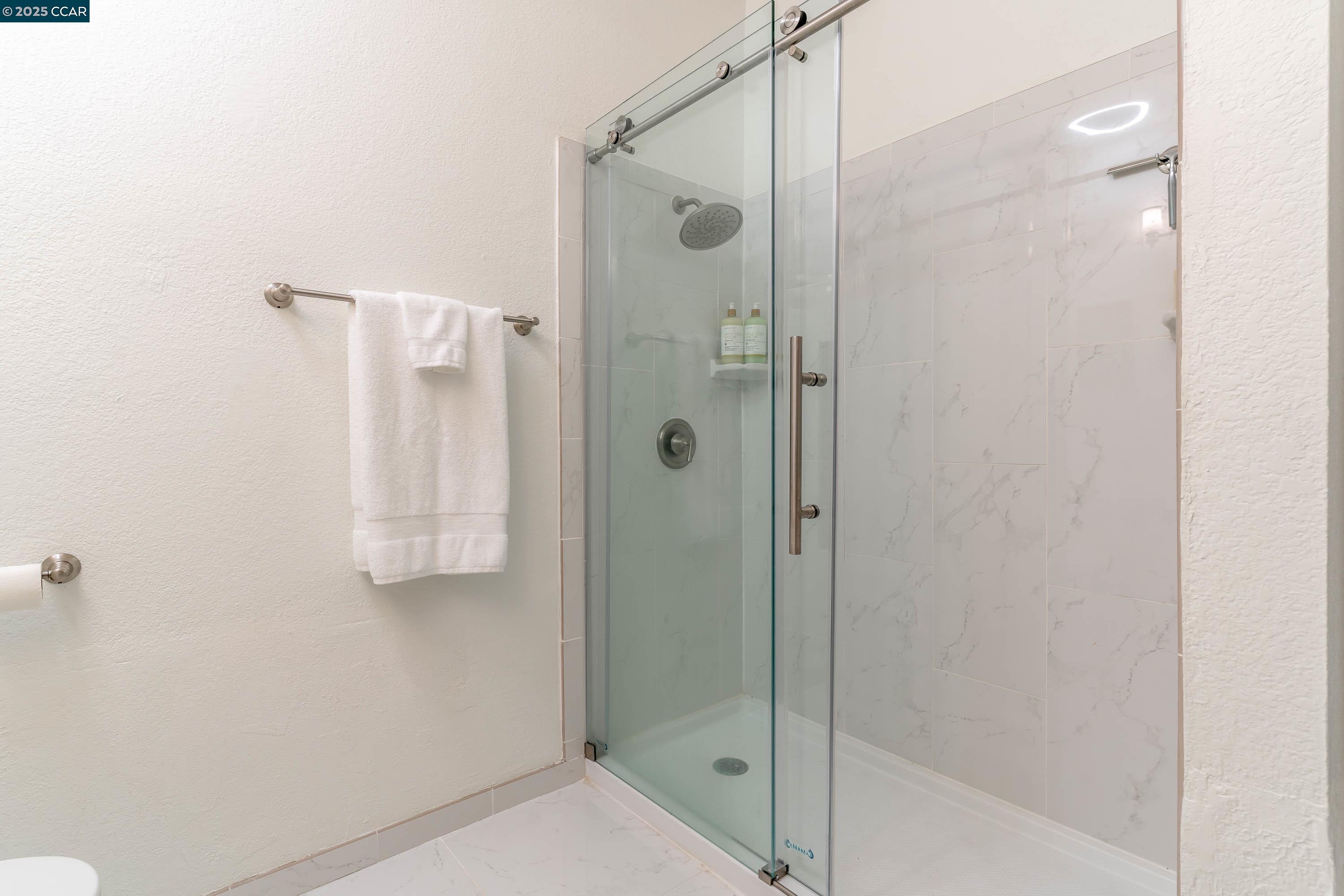 Detail Gallery Image 20 of 40 For 611 Waterford Pl, Pinole,  CA 94564 - 1 Beds | 1 Baths