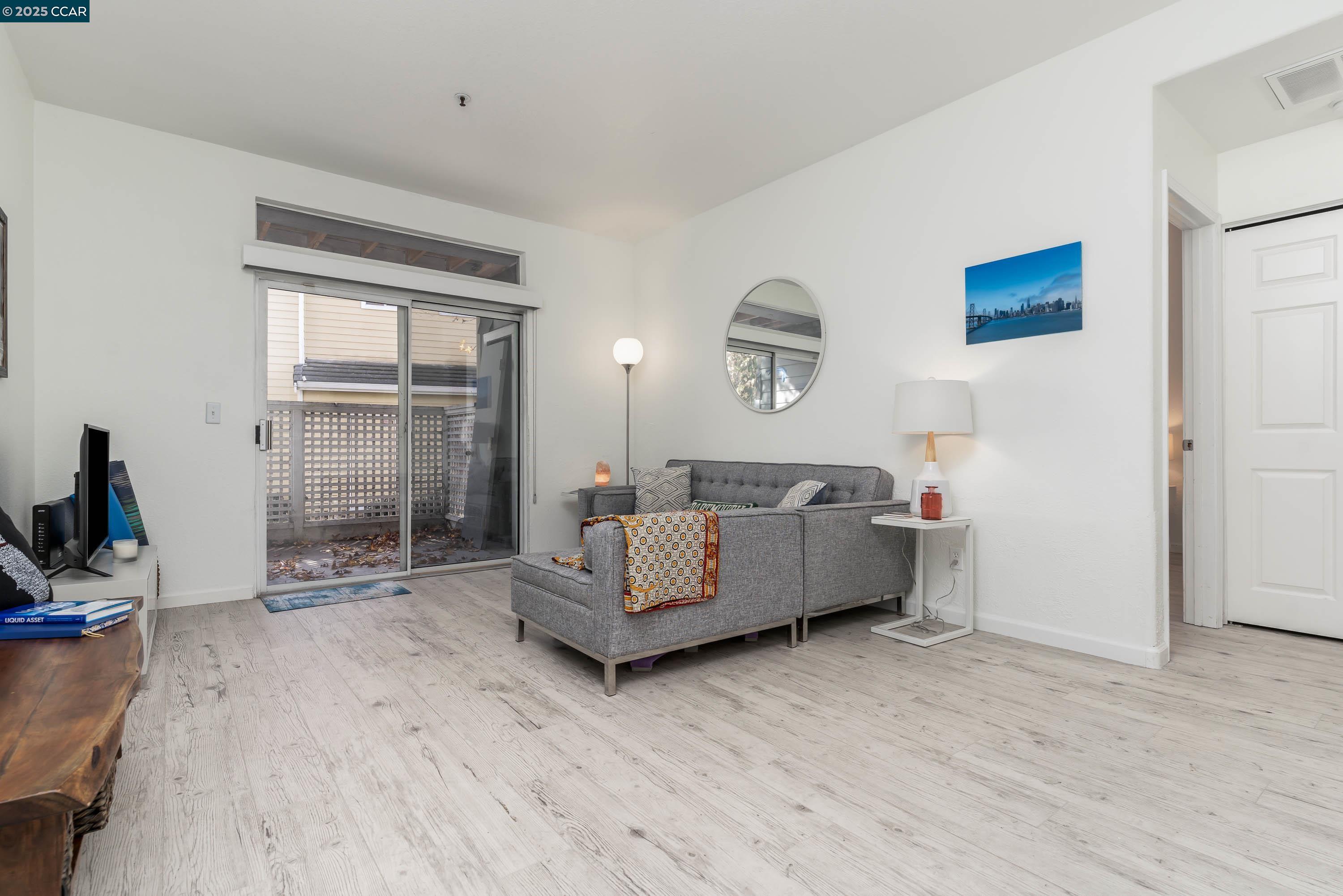 Detail Gallery Image 5 of 40 For 611 Waterford Pl, Pinole,  CA 94564 - 1 Beds | 1 Baths