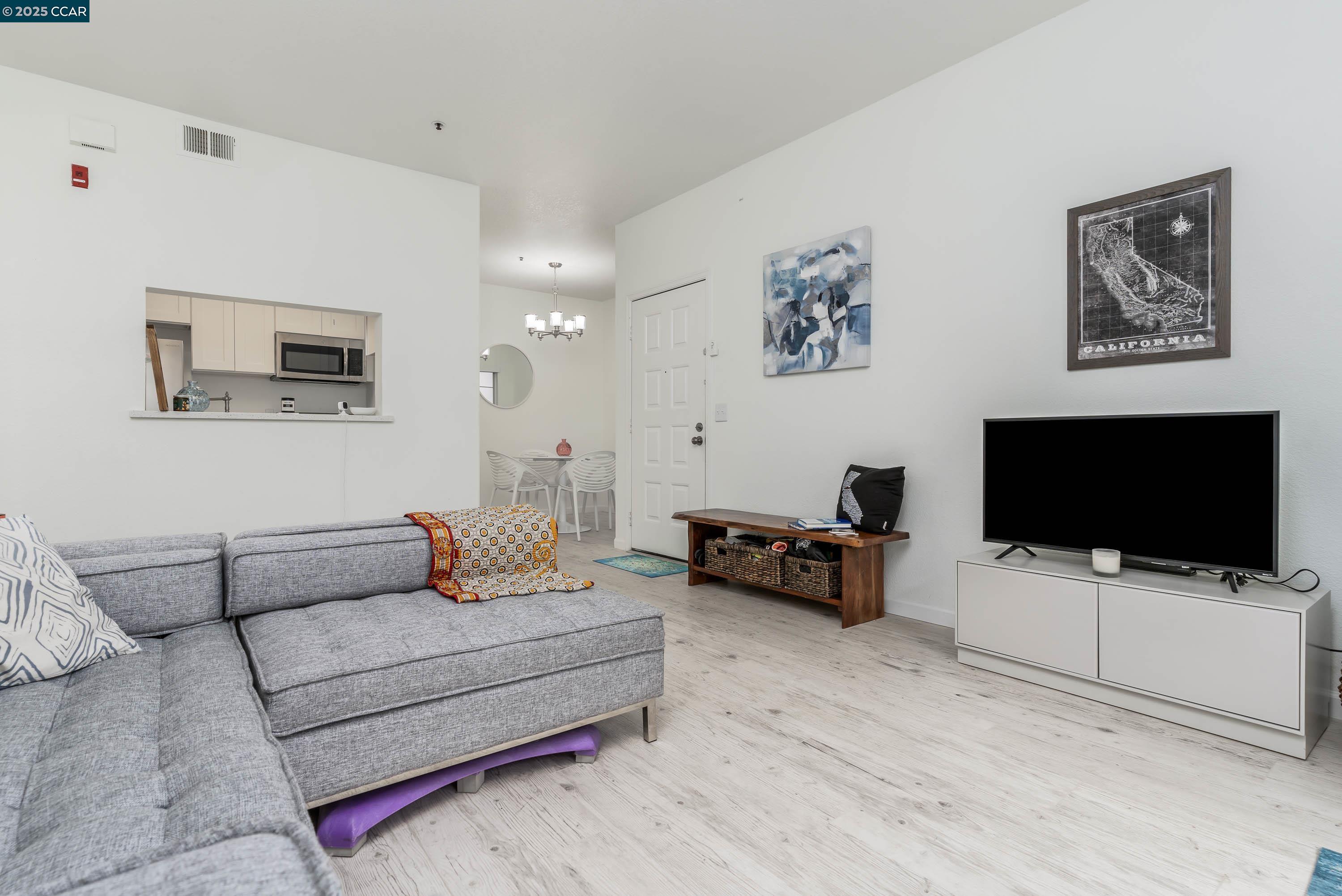 Detail Gallery Image 7 of 40 For 611 Waterford Pl, Pinole,  CA 94564 - 1 Beds | 1 Baths